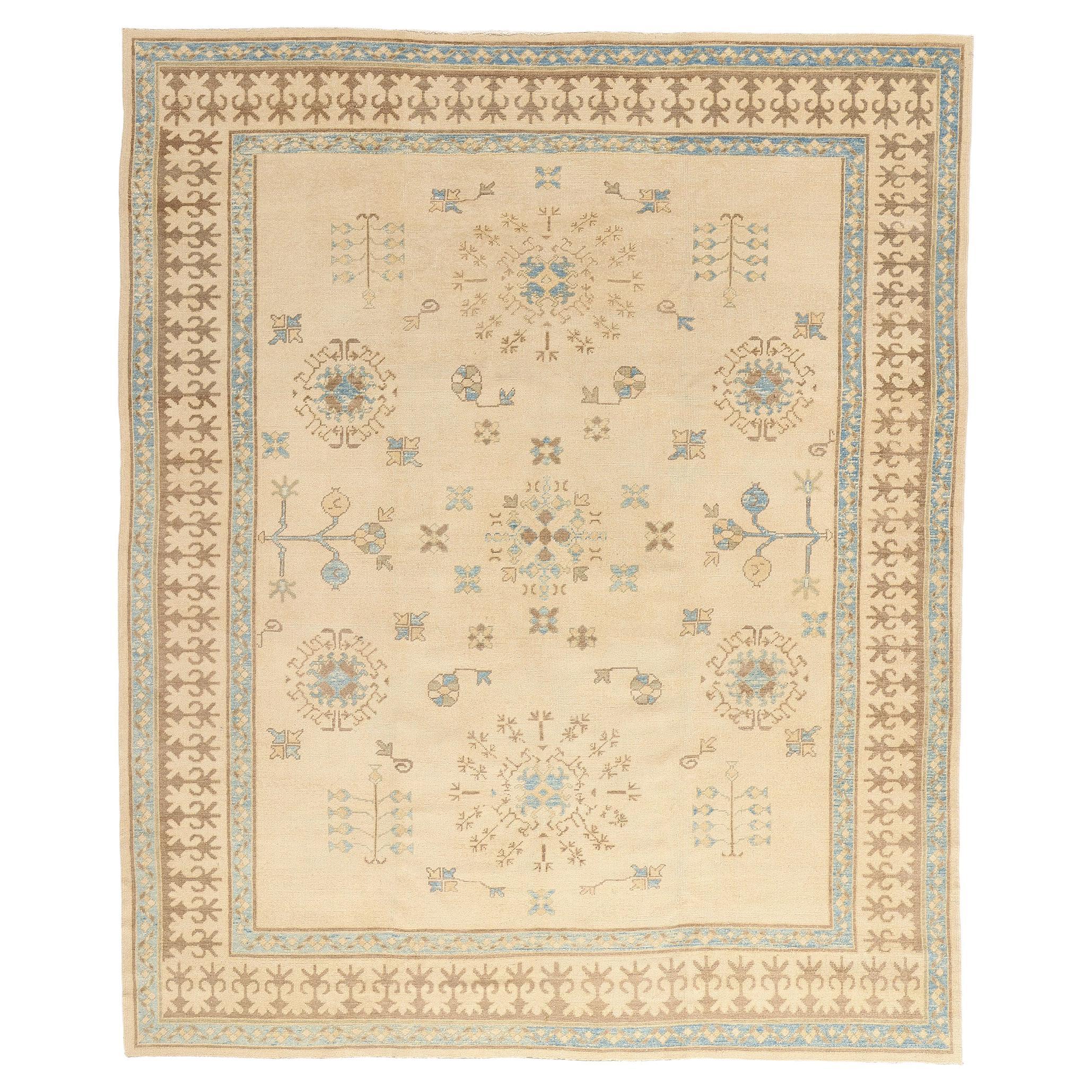 New Contemporary Turkish Oushak Rug with Traditional Style For Sale