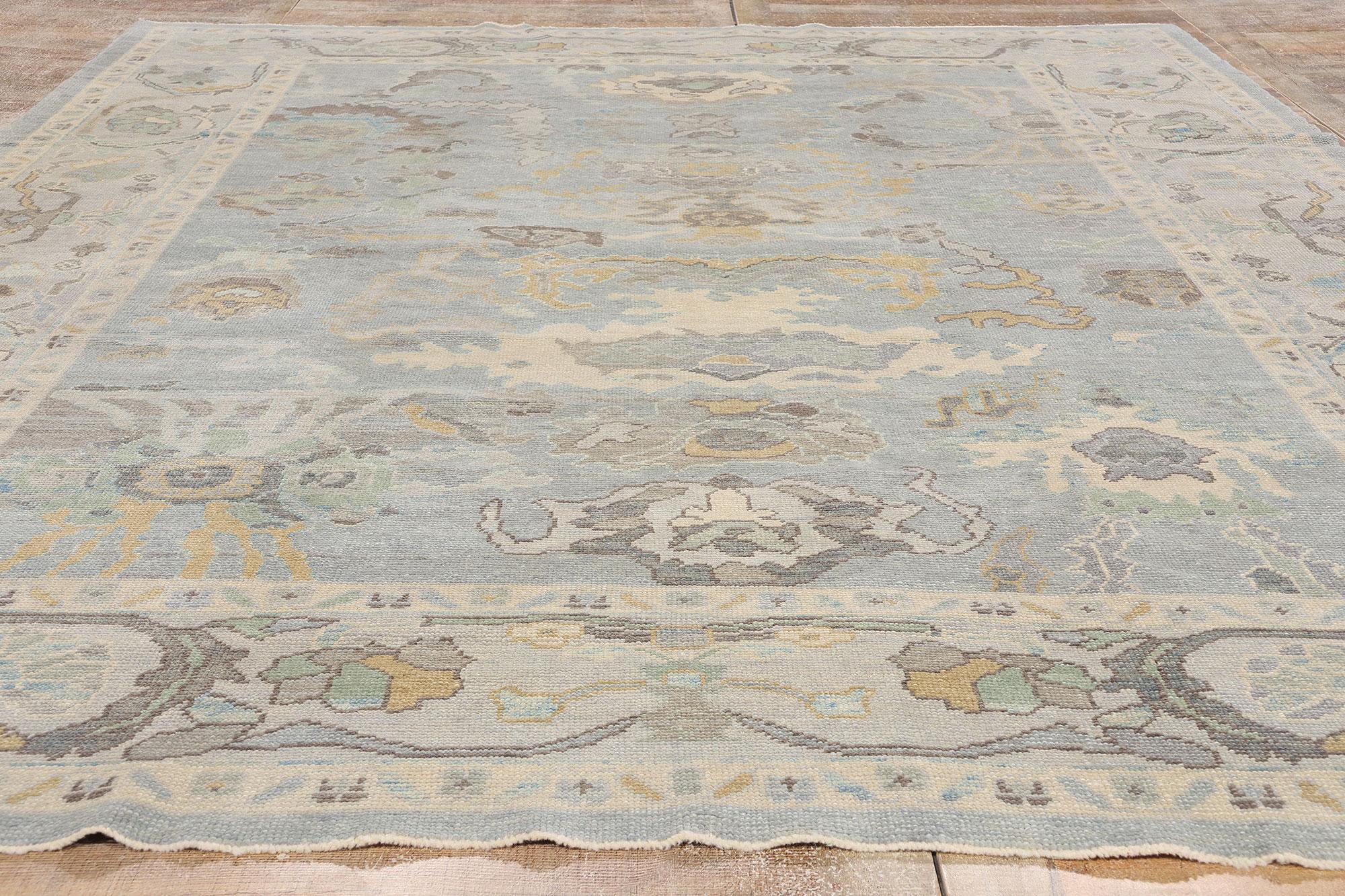 Nuovo Tappeto turco Oushak contemporaneo Silver Mist con stile moderno e costiero in vendita 1