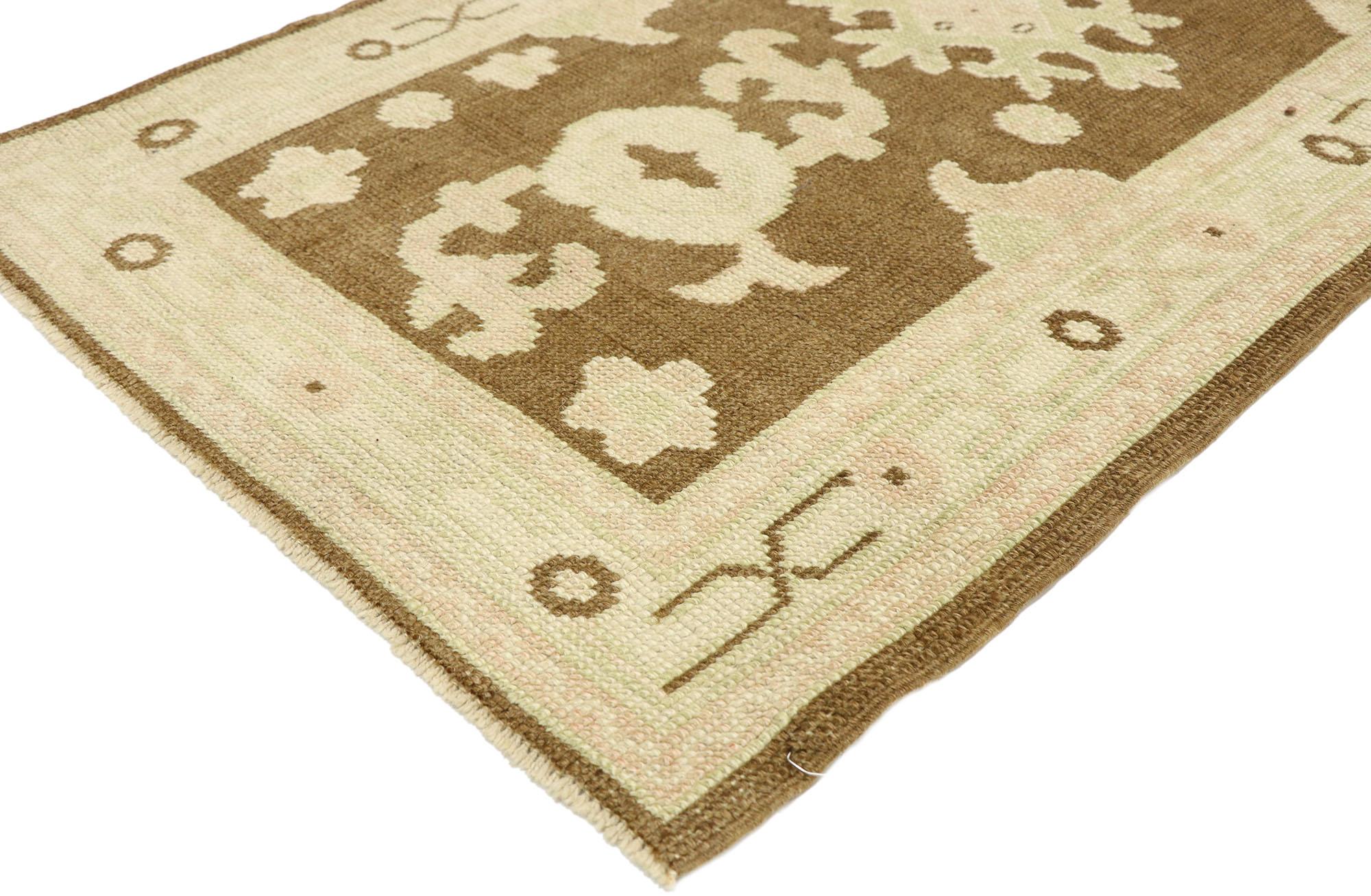 ?52953 New Contemporary Turkish Oushak Runner with Modern Shaker style 02'08 x 10'06. ? Émanant de la sophistication et de la grâce, ce chemin de table contemporain en laine turque Oushak nouée à la main offre une esthétique élégante et distinguée