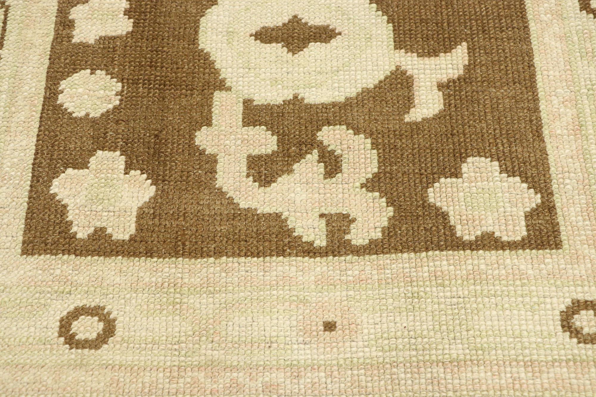 Turc Nouvelle coulisse contemporaine en oushak turc au style shaker moderne en vente