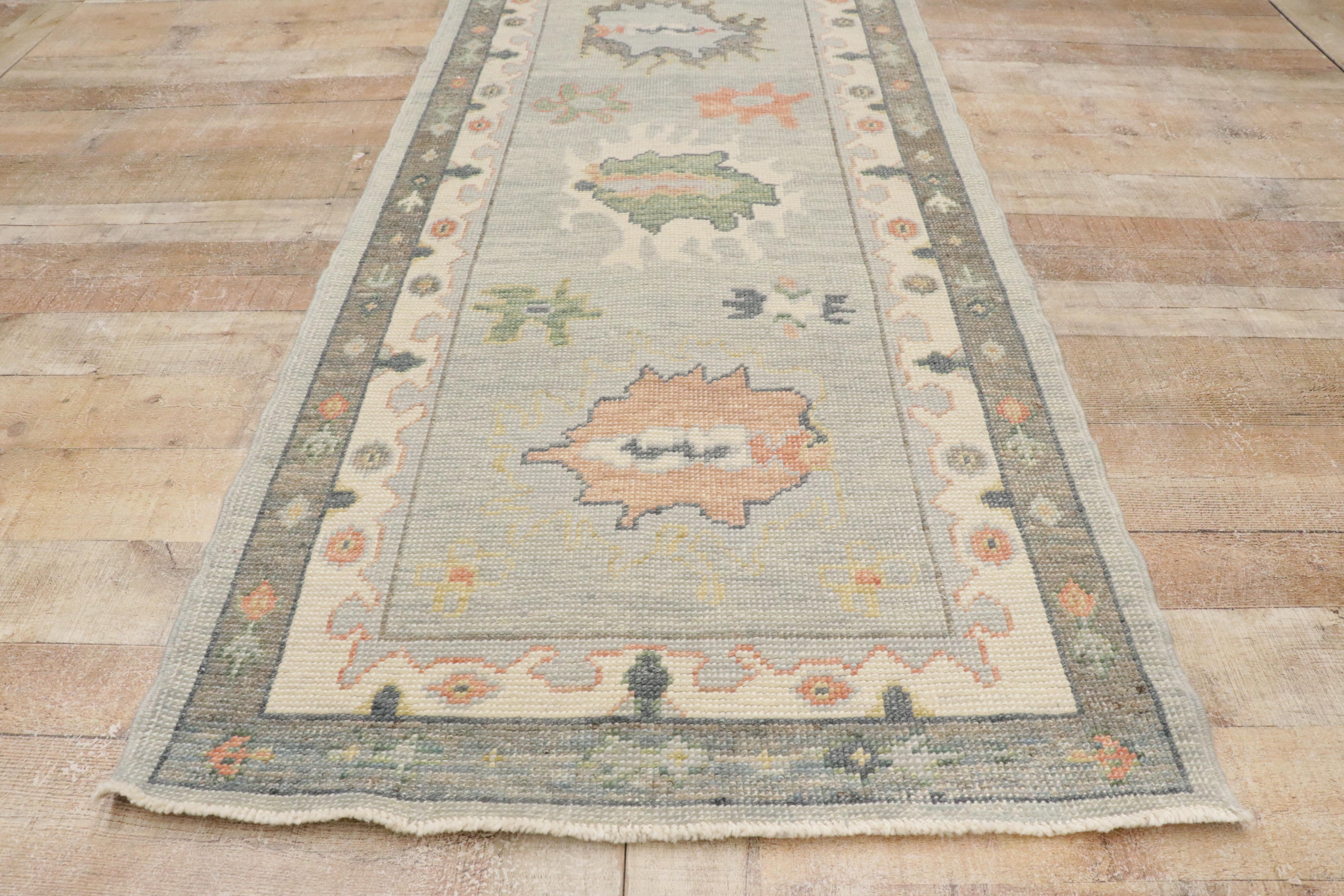 Nuovo runner turco contemporaneo in Oushak con stile moderno in vendita 3