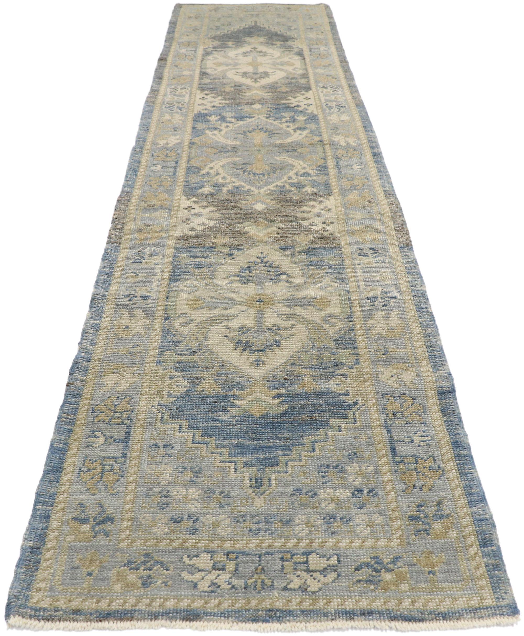 Turc Nouveau tapis de couloir contemporain turc Oushak de style moderne en vente