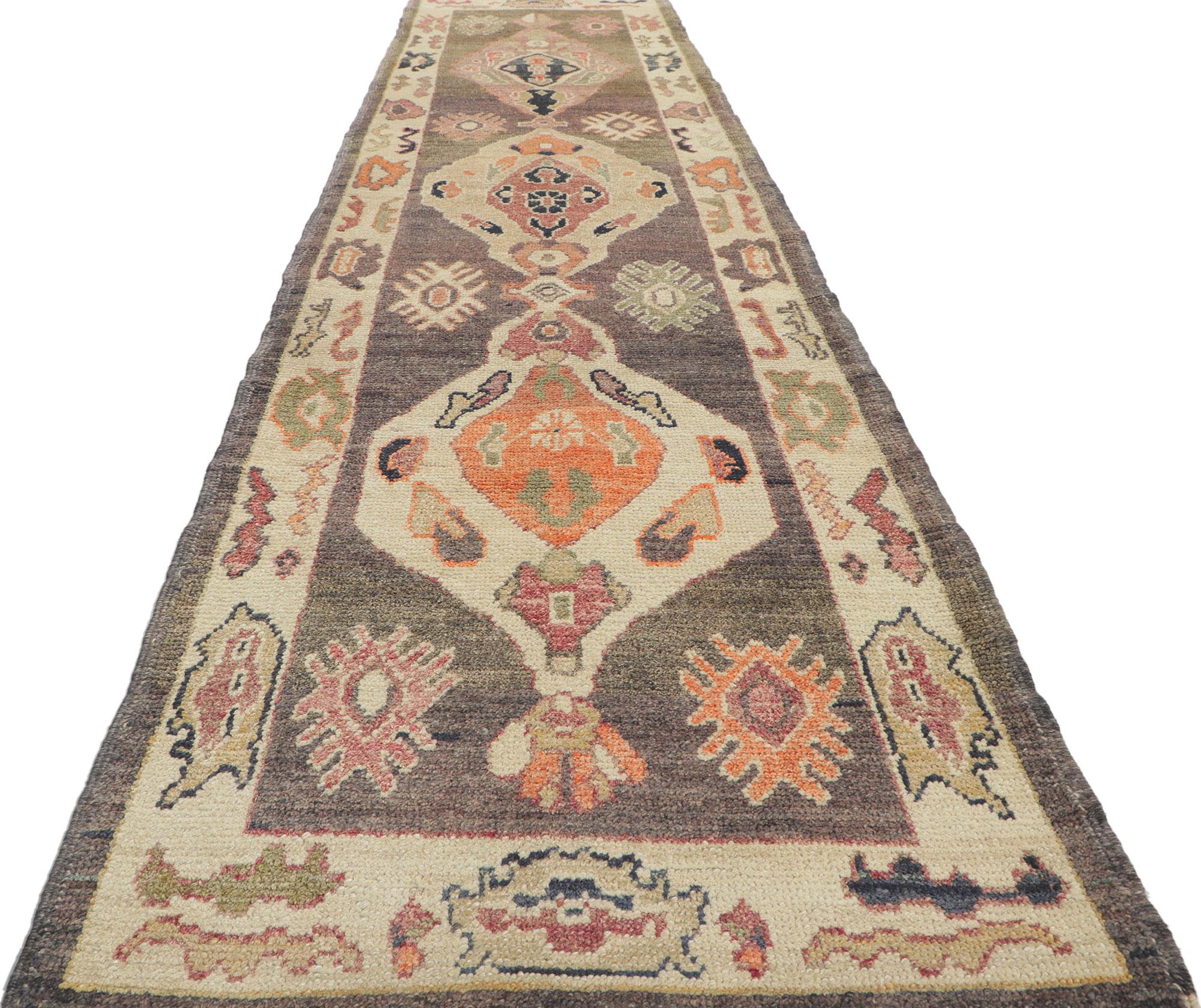 Modern Oushak Turkish Runner, Contemporary Elegance Meets Earthy Chic In New Condition For Sale In Dallas, TX