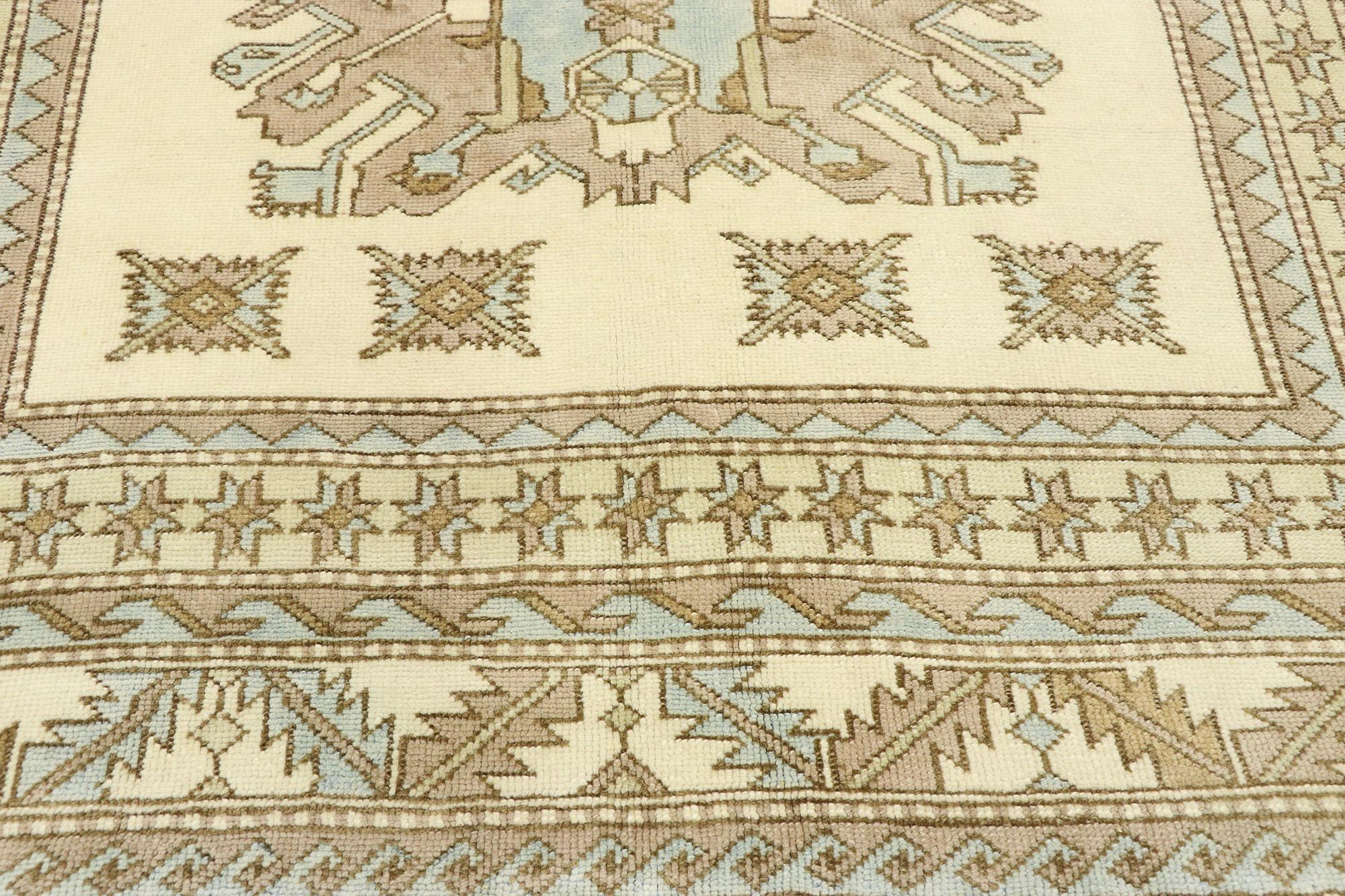 Turco Nuovo tappeto turco contemporaneo con design Eagle Kazak del Caucaso e stile moderno in vendita