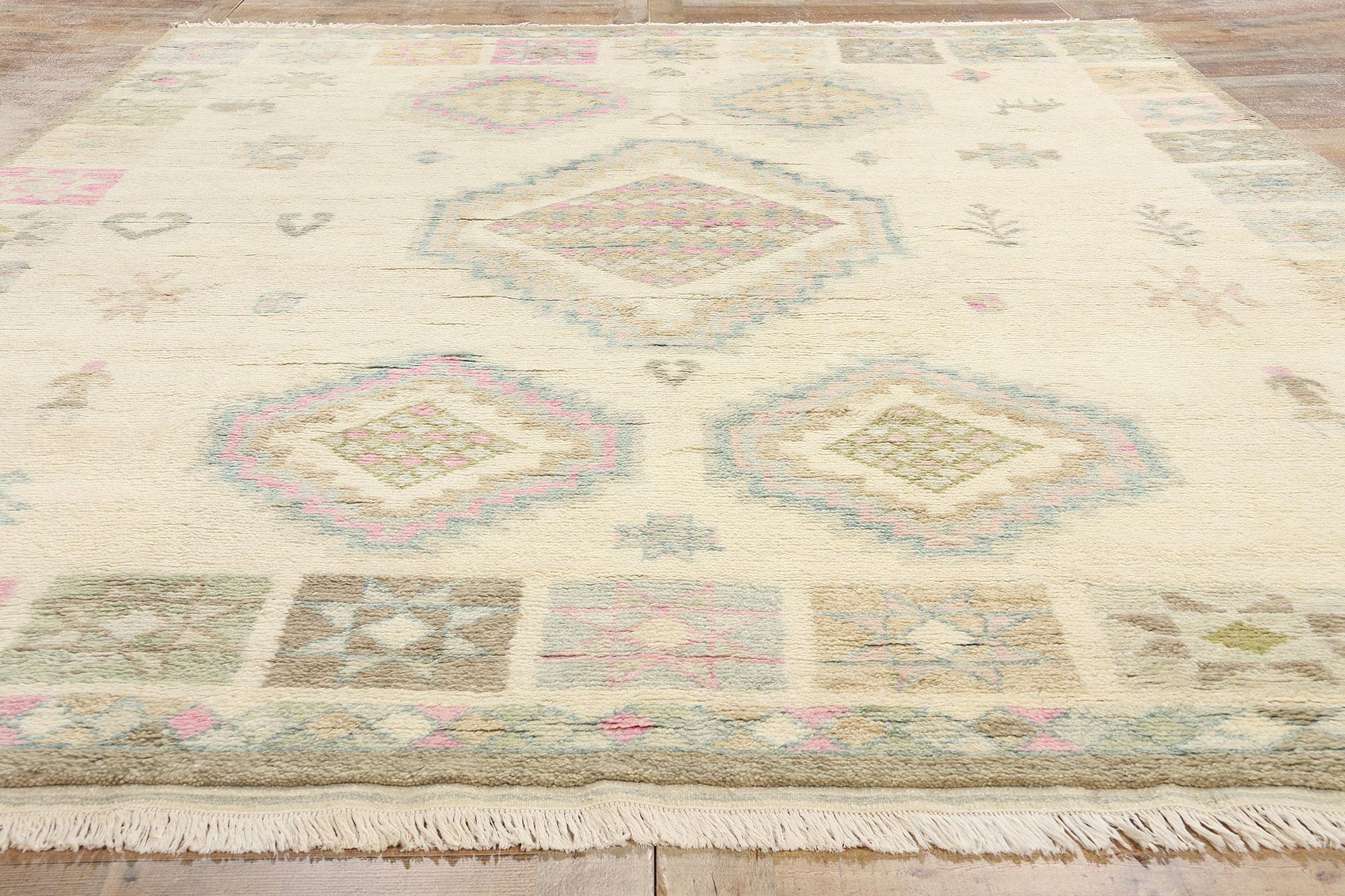 Laine New Cozy Bohemian Diamond Contemporary Moroccan Area Rug (tapis marocain douillet à diamants) en vente