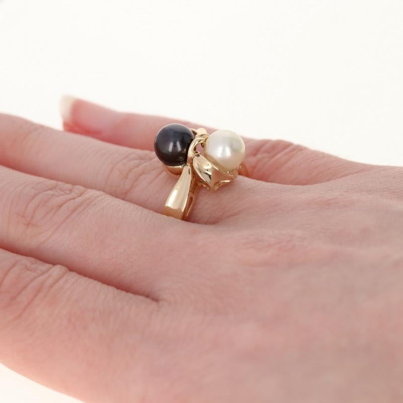 New Cultured Pearl Bypass Ring, 14k Yellow Gold Women's Two-Stone In New Condition In Greensboro, NC