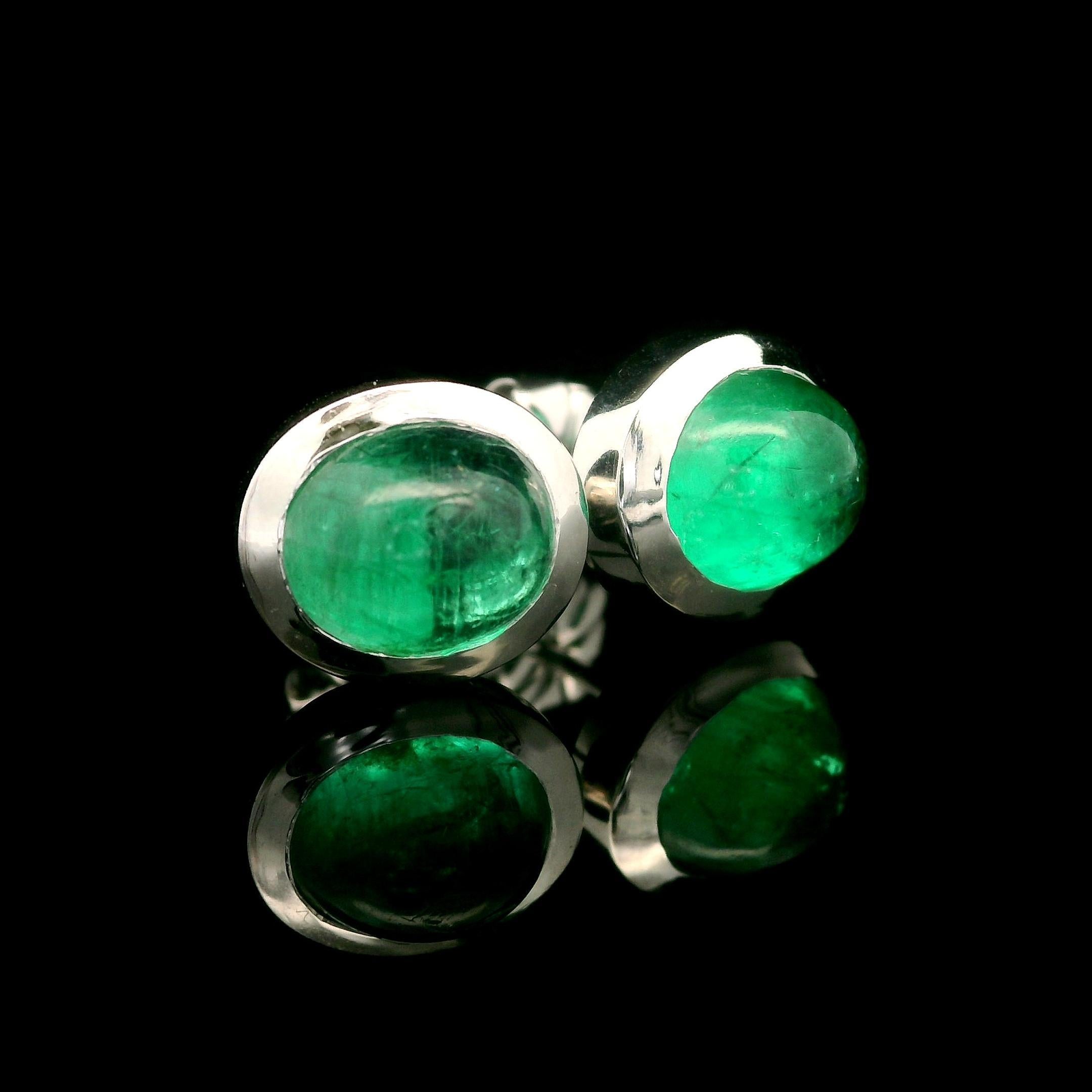Clous d'oreilles sur mesure en or blanc 14 carats avec cabochon ovale et émeraude cabochon 3,12 ctw en vente 5