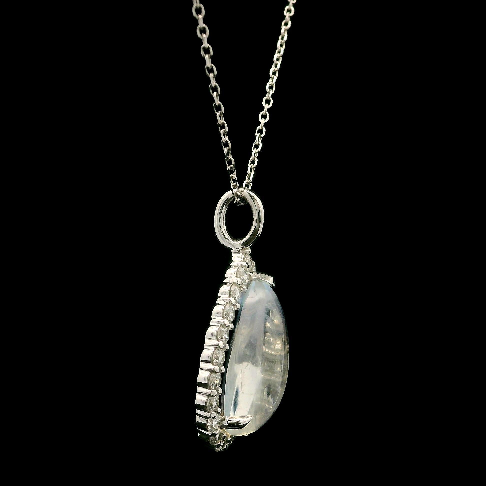 Nouveau collier pendentif en or blanc 14 carats, pierre de lune bleue et diamant en forme de goutte d'eau Pour femmes en vente