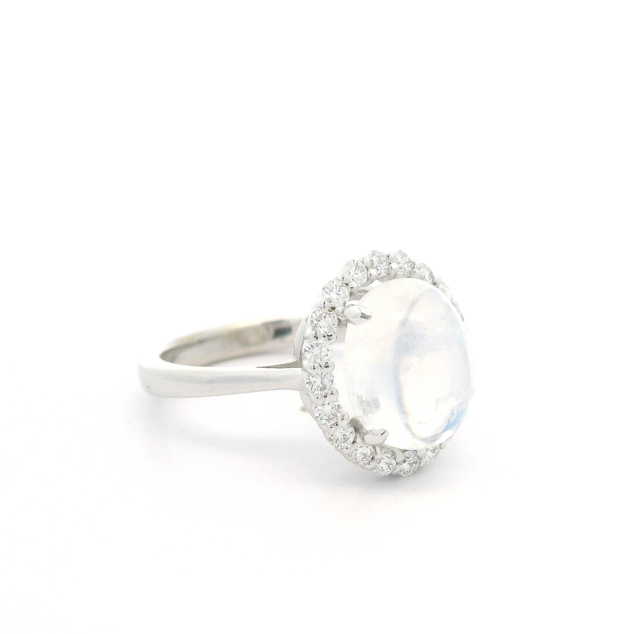 New Custom 14k White Gold High Quality 4.41ctw Moonstone Diamond Halo Ring in vendita 8