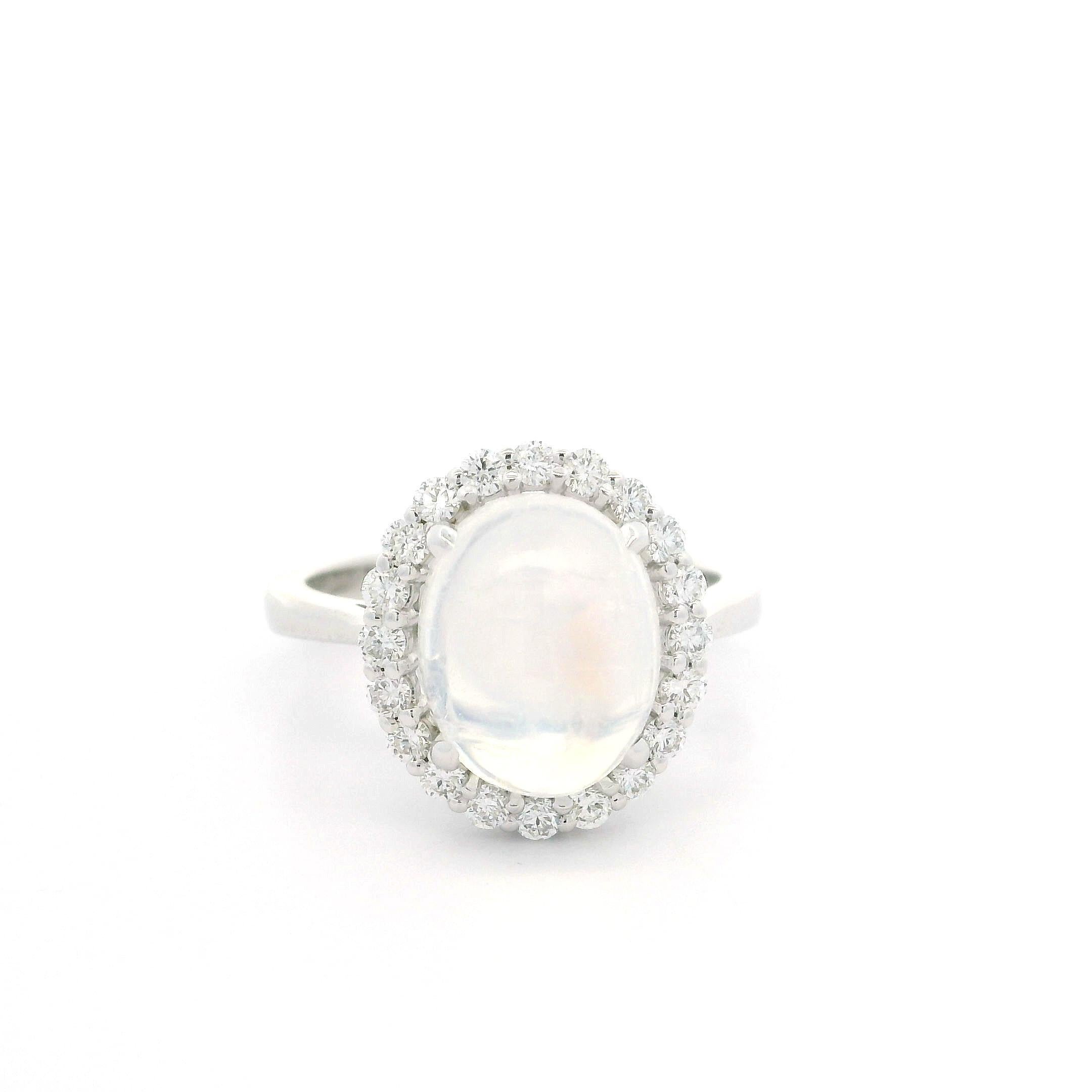 New Custom 14k White Gold High Quality 4.41ctw Moonstone Diamond Halo Ring In condizioni Nuovo in vendita a Montclair, NJ
