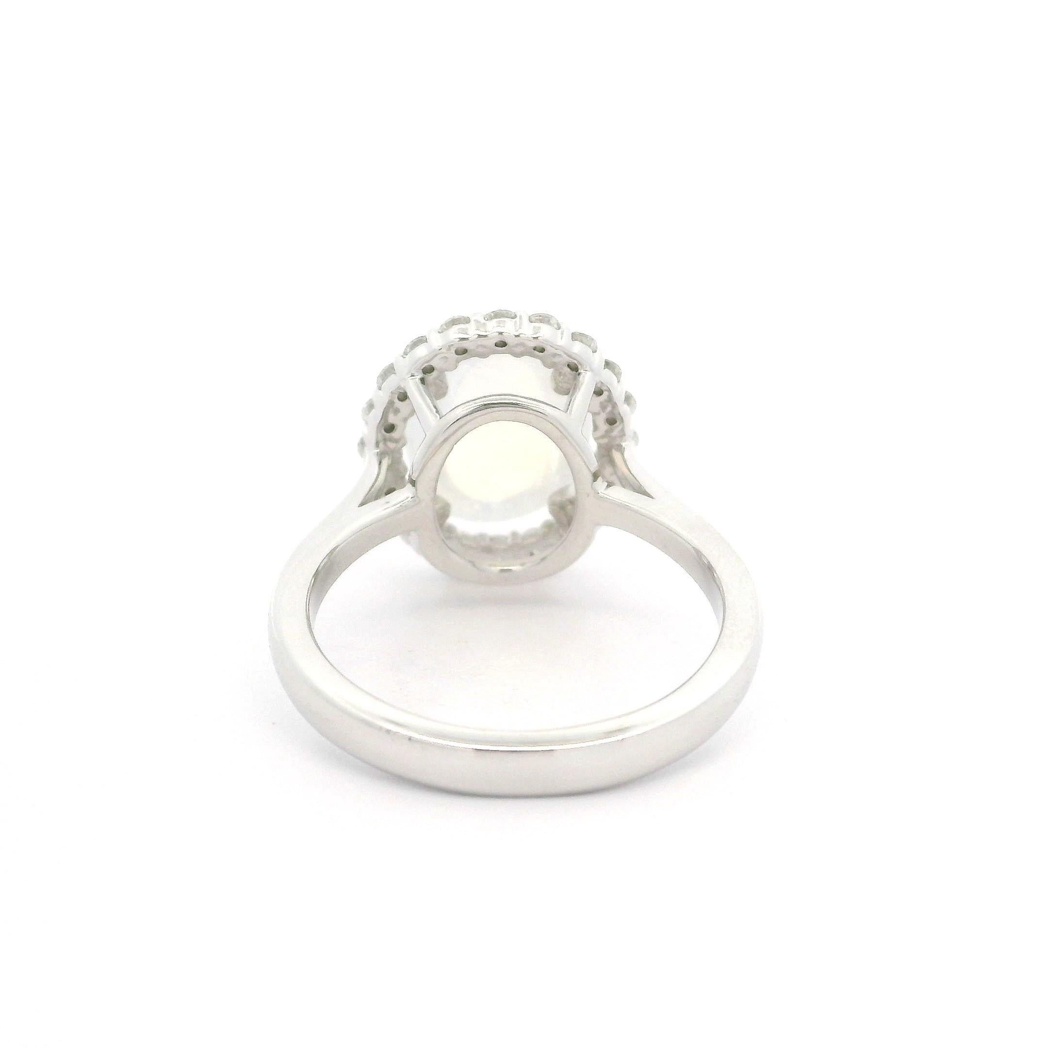 New Custom 14k White Gold High Quality 4.41ctw Moonstone Diamond Halo Ring in vendita 2