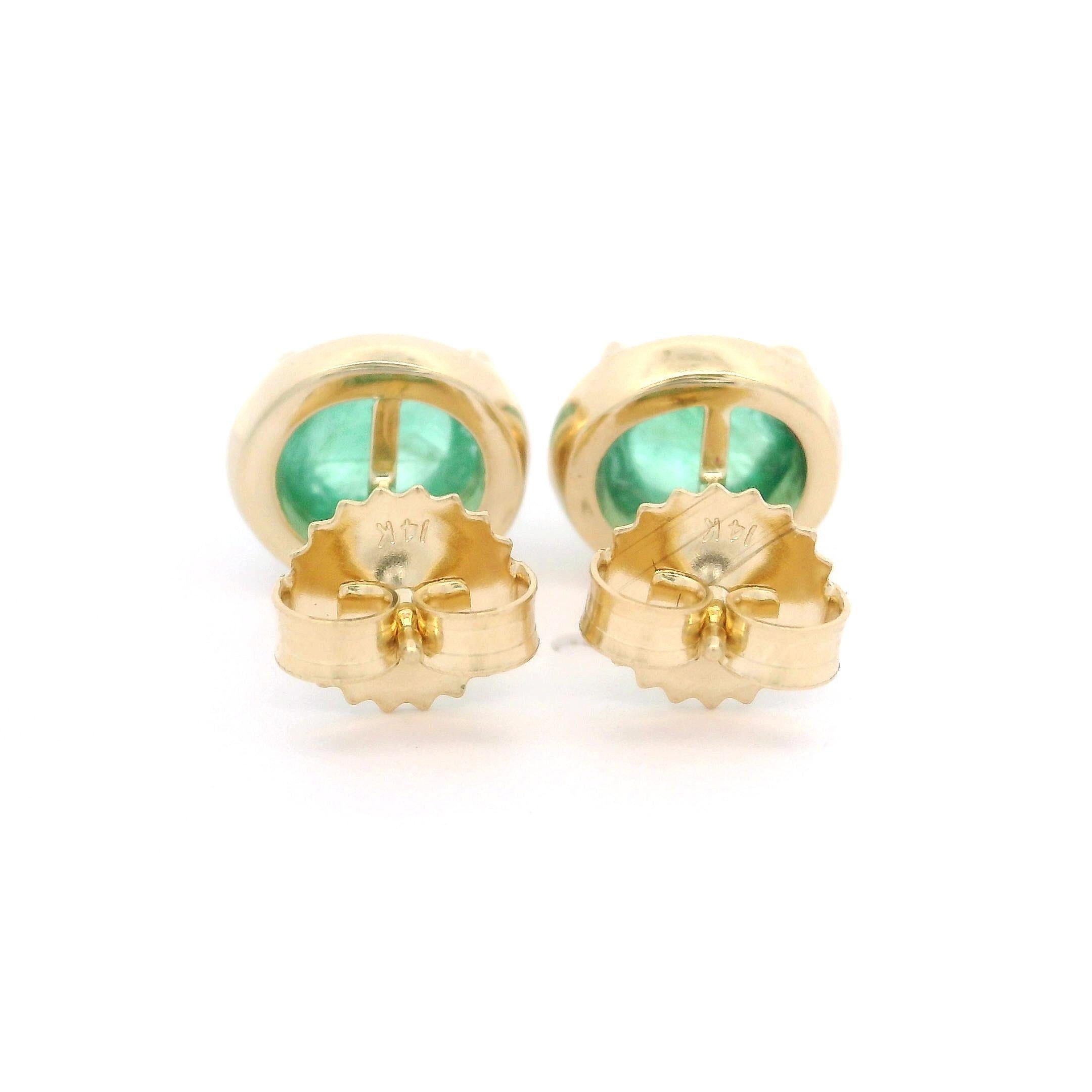 New Custom 14k Yellow Gold 2.82ctw Lively Oval Emerald Classic Stud Ears Neuf - En vente à Montclair, NJ