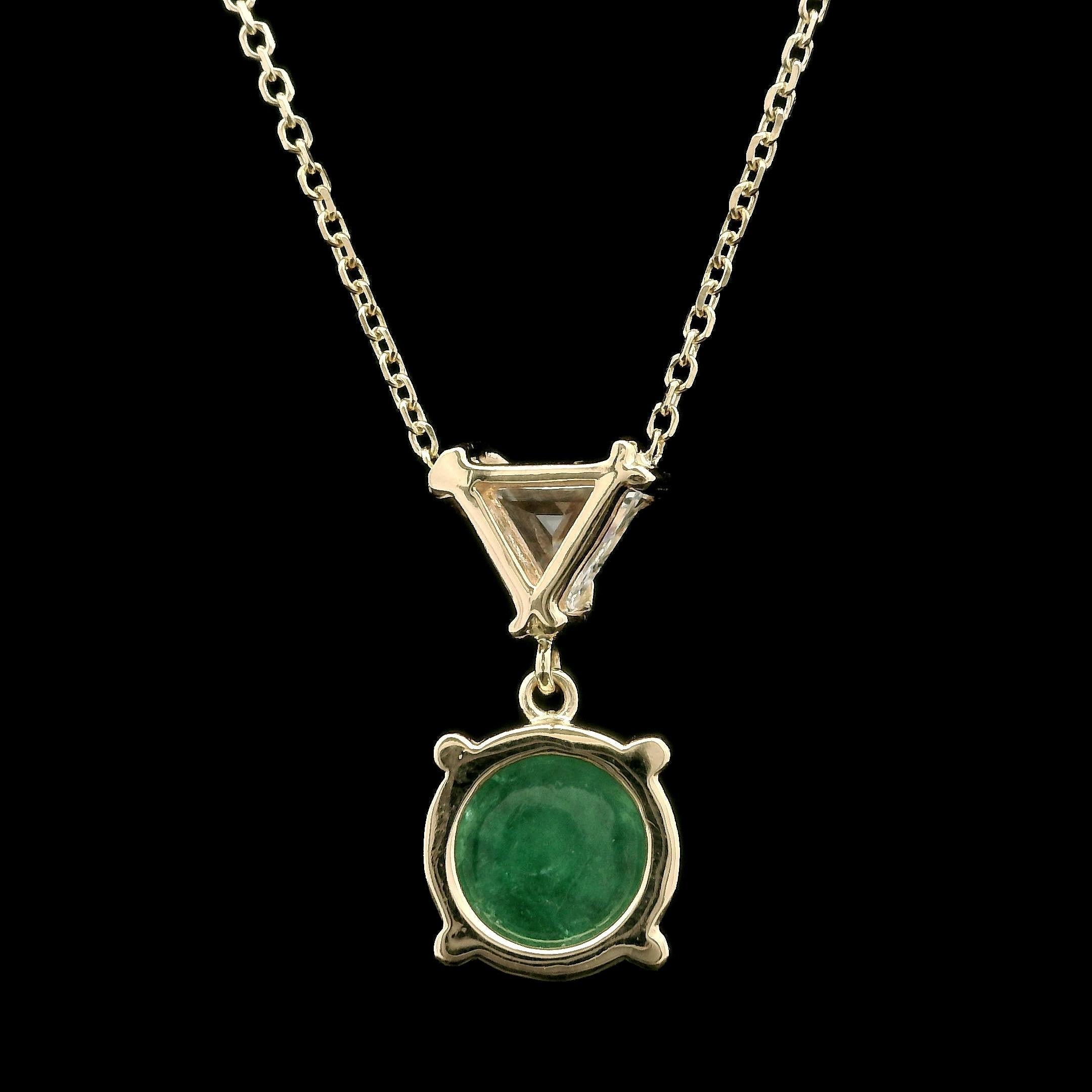 --Stein(e):--
(1) Natürlicher echter Smaragd - runder Cabochon-Schliff - Zackenfassung - sattgrüne Farbe - 1,47ct (genau)
(1) Natürlicher echter Diamant - Trillion-Schliff - Zackenbesatz - Farbe H - Reinheit VS1 - 0,35ctw