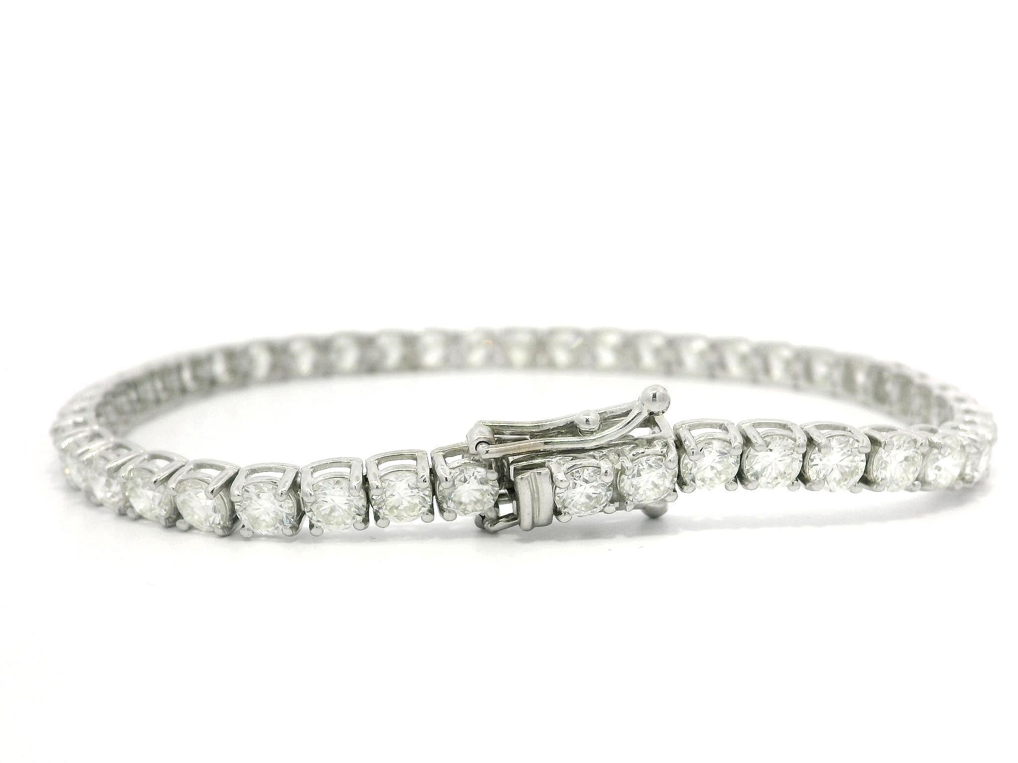 New Custom 18k White Gold 9.07ctw VS Round Diamond Tennis Line Link Bracelet en vente 5