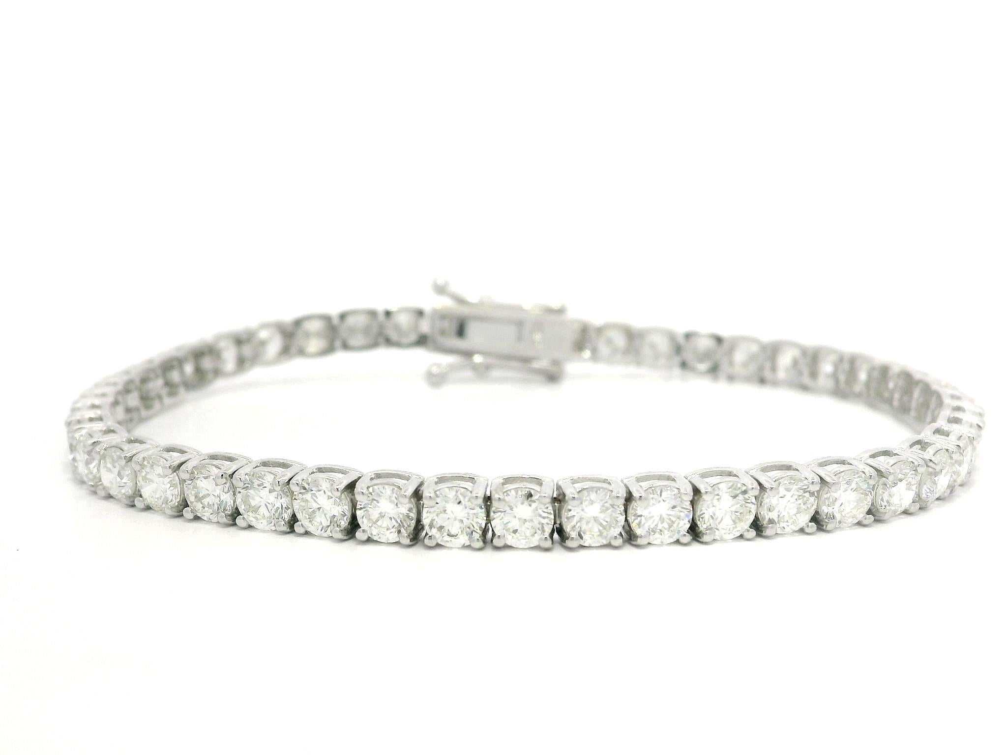 New Custom 18k White Gold 9.07ctw VS Round Diamond Tennis Line Link Bracelet en vente 3