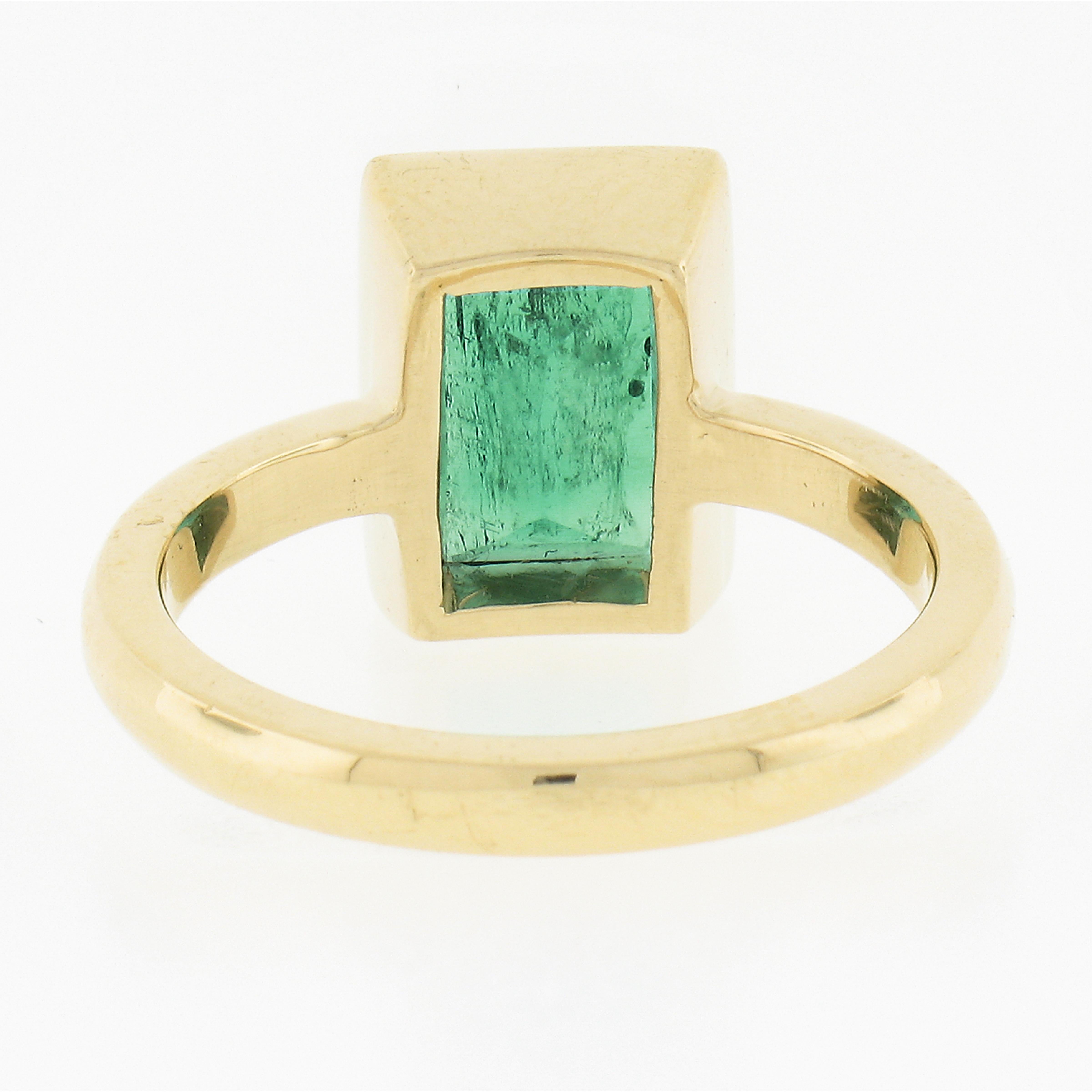 New Custom Made 18k Gold 2.90ct AGL Colombian Vintage Emerald Solitaire Ring For Sale 3