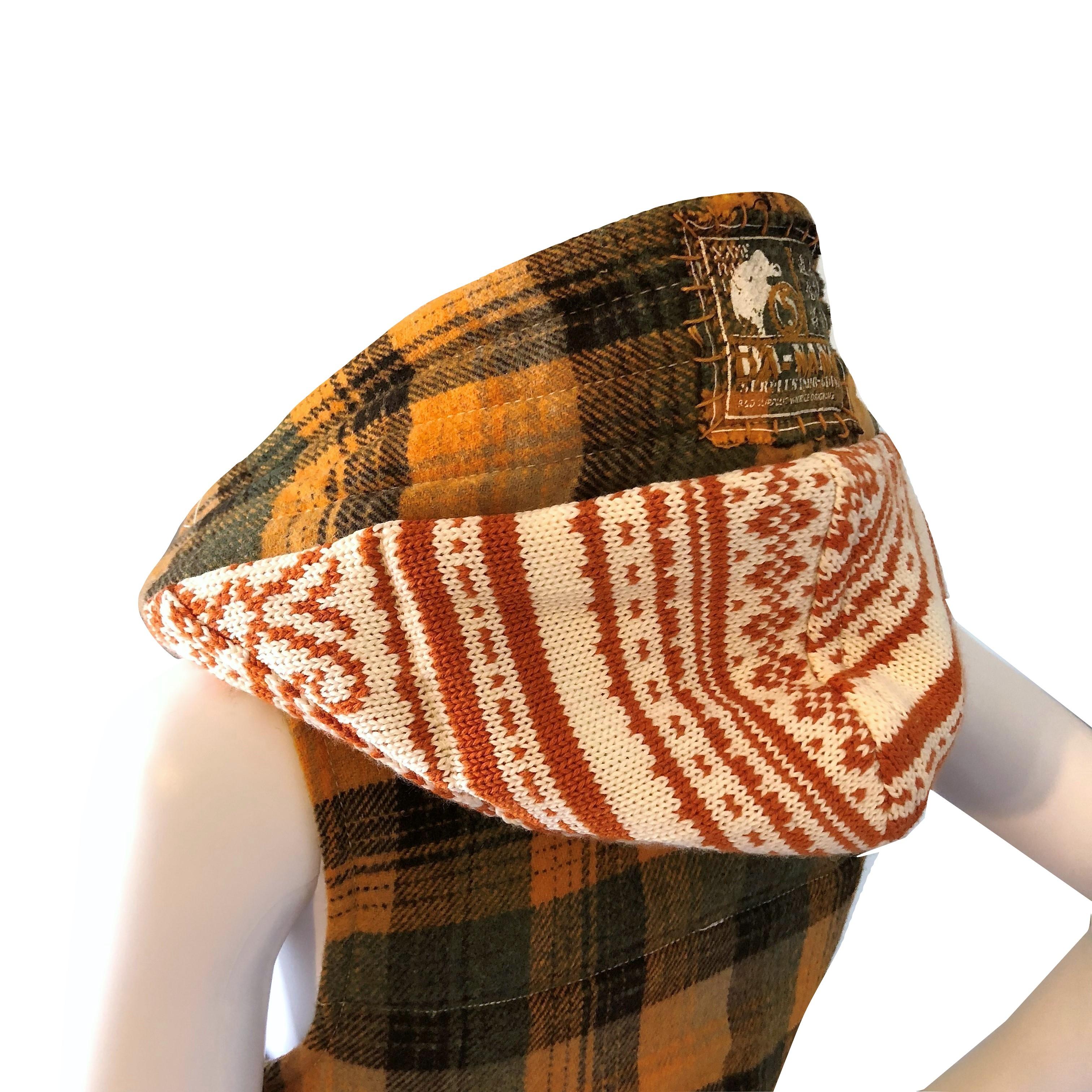 New Da-Nang Knit Wool Vest With Detachable Hood $486 Size Small For Sale 6