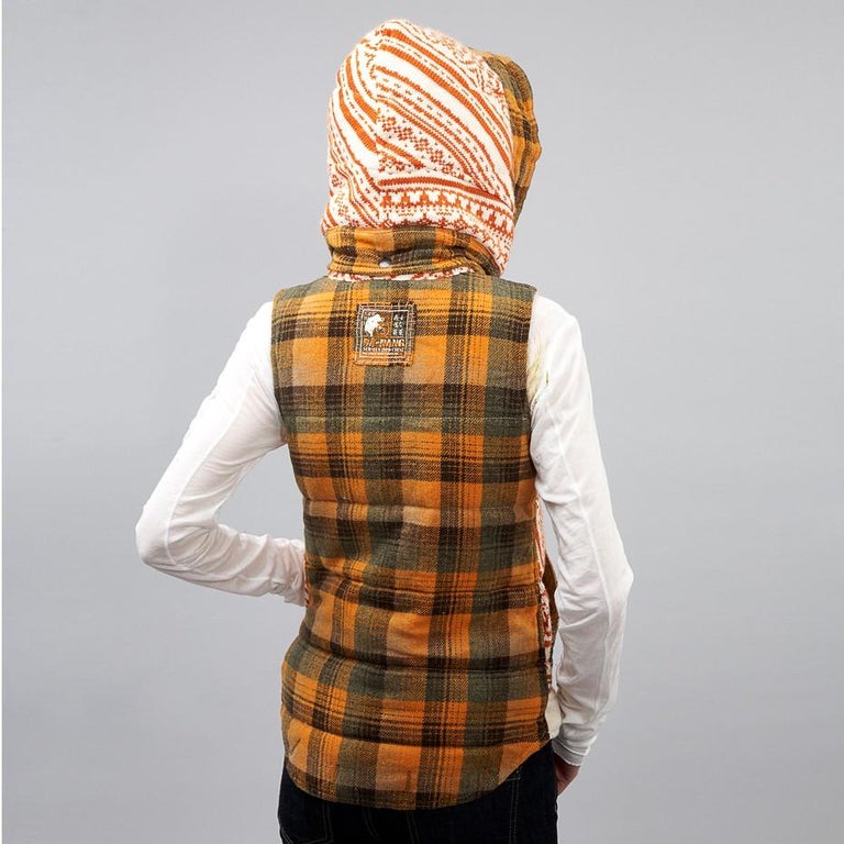 New Da-Nang Knit Wool Vest With Detachable Hood  For Sale 14