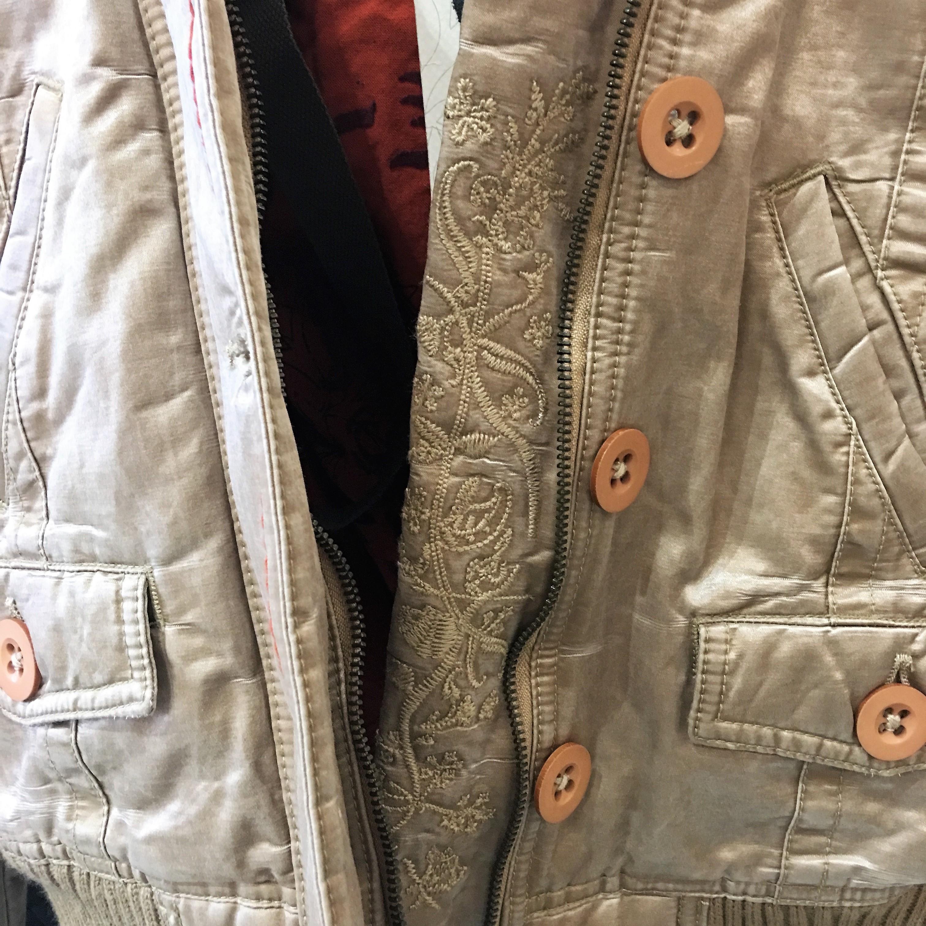 New Da-Nang Rare Celebrity Convertible Backpack Jacket Size Small For Sale 4