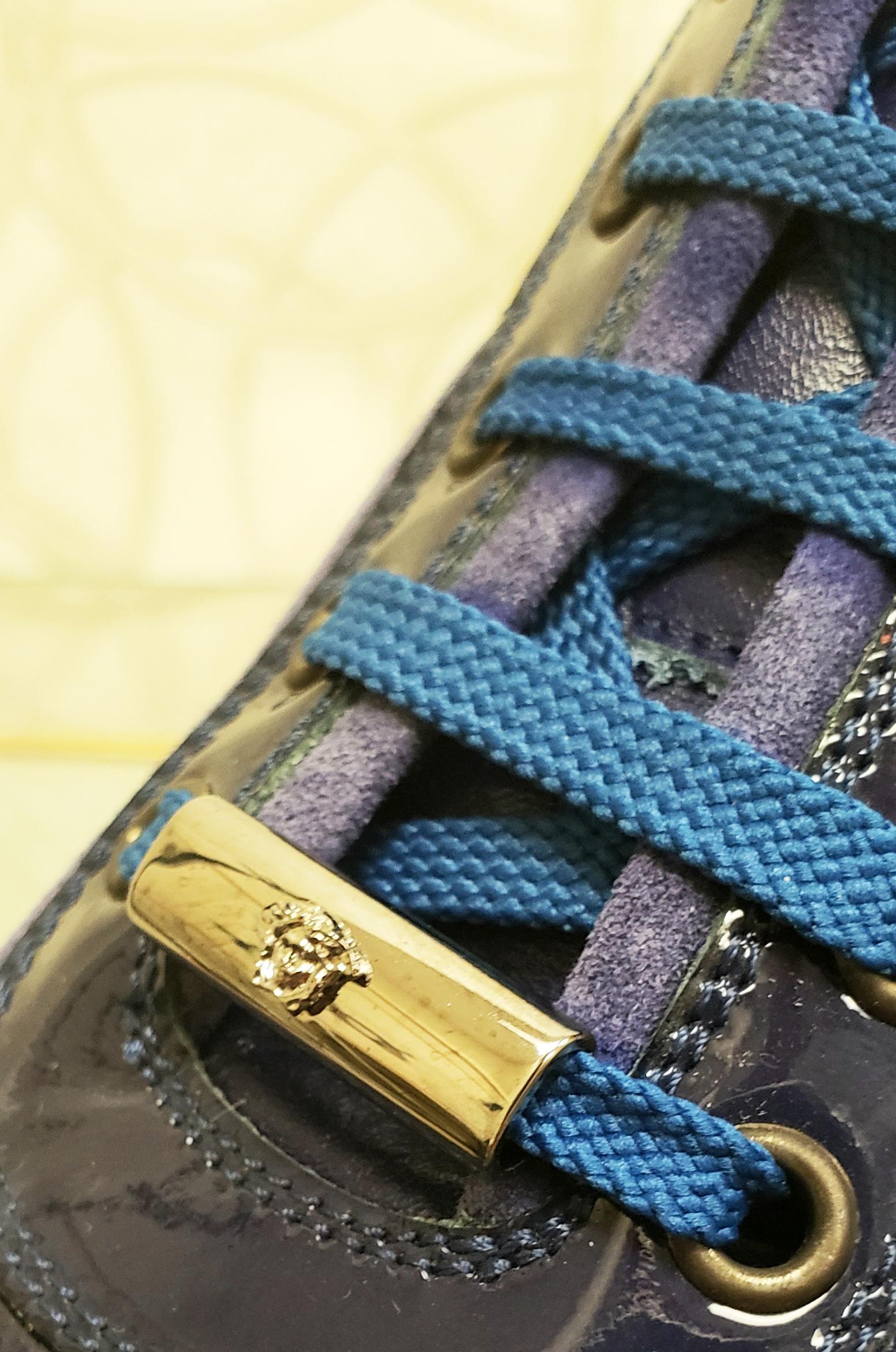 Chaussures neuves en cuir daim bleu foncé avec détails en cuir verni, taille 40 - 7 en vente 1