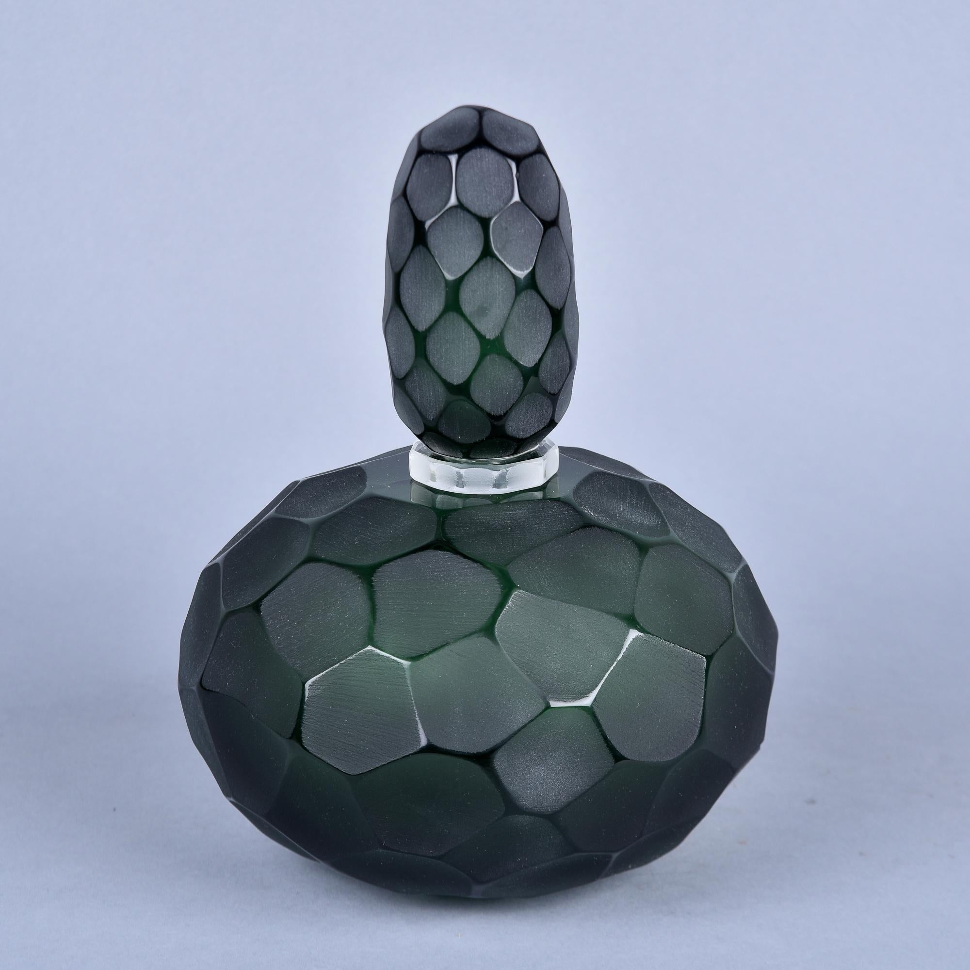 Neue dunkelgrüne Murano Glas Battuto Parfümflasche  (Moderne der Mitte des Jahrhunderts) im Angebot