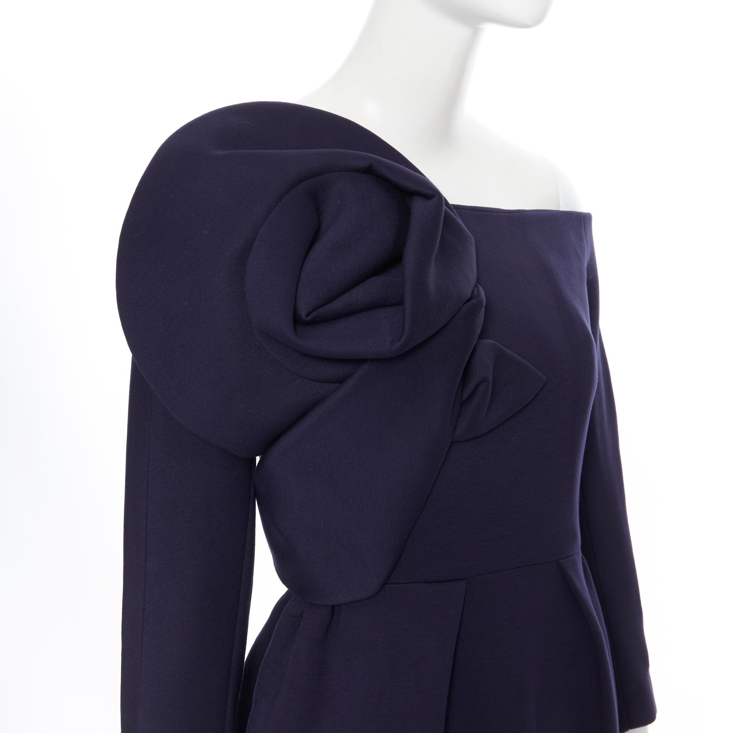 new DELPOZO navy jersey crepe large floral asymmetric neckline dress FR34 XS
Brand: Delpozo
Model Name / Style: Delpozo
Material: Viscose
Color: Navy
Pattern: Solid
Closure: Zip
Extra Detail: Large decorative 3D flower on right shoulder. Open