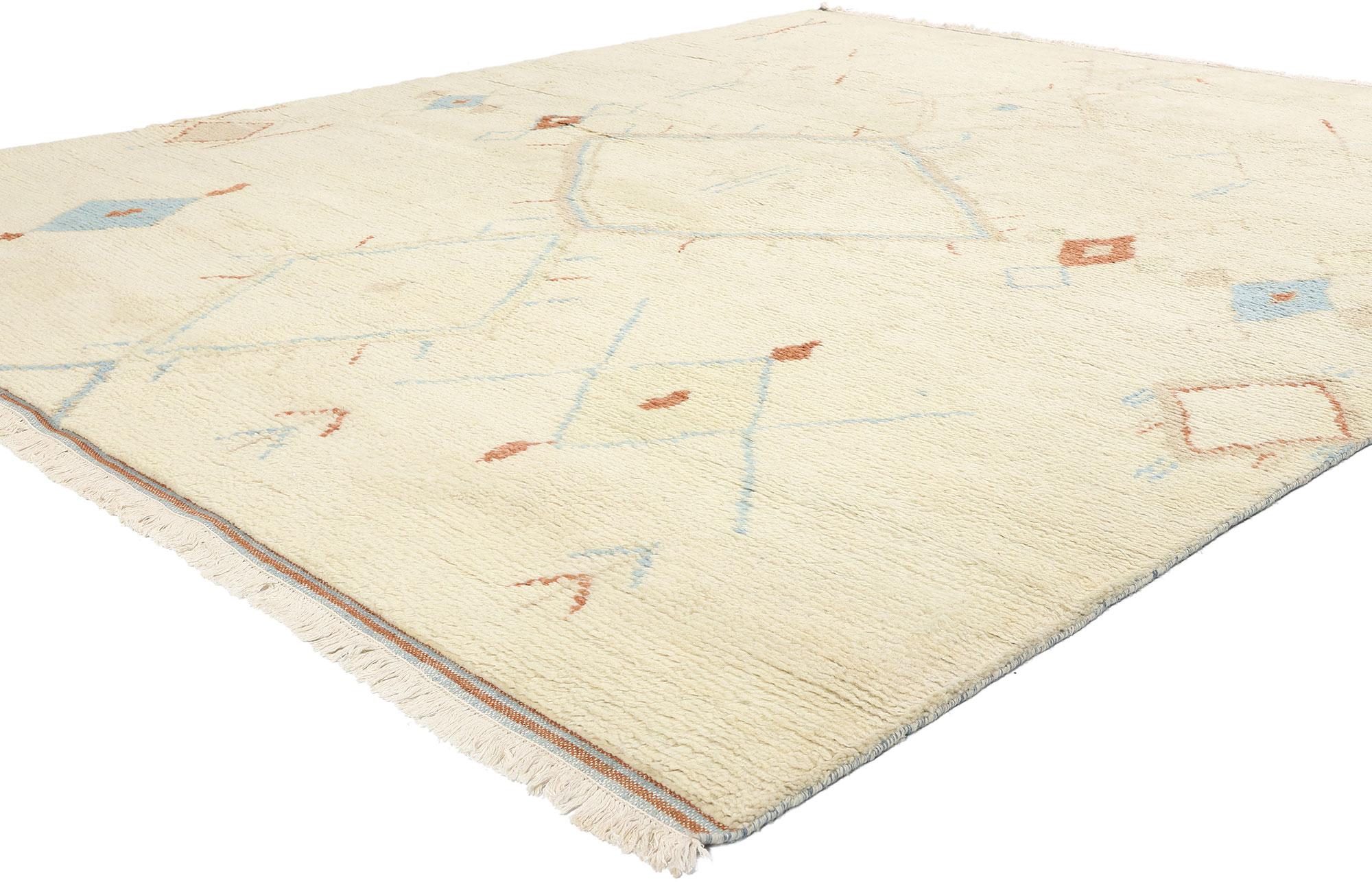 31214 Tappeto marocchino tribale moderno New Desert Harmony, 08'04 x 09'10. Il tappeto Desert Harmony Modern Tribal Moroccan, annodato a mano in lana, cattura l'essenza dei paesaggi sereni del deserto grazie alla sua delicata miscela di colori e ai