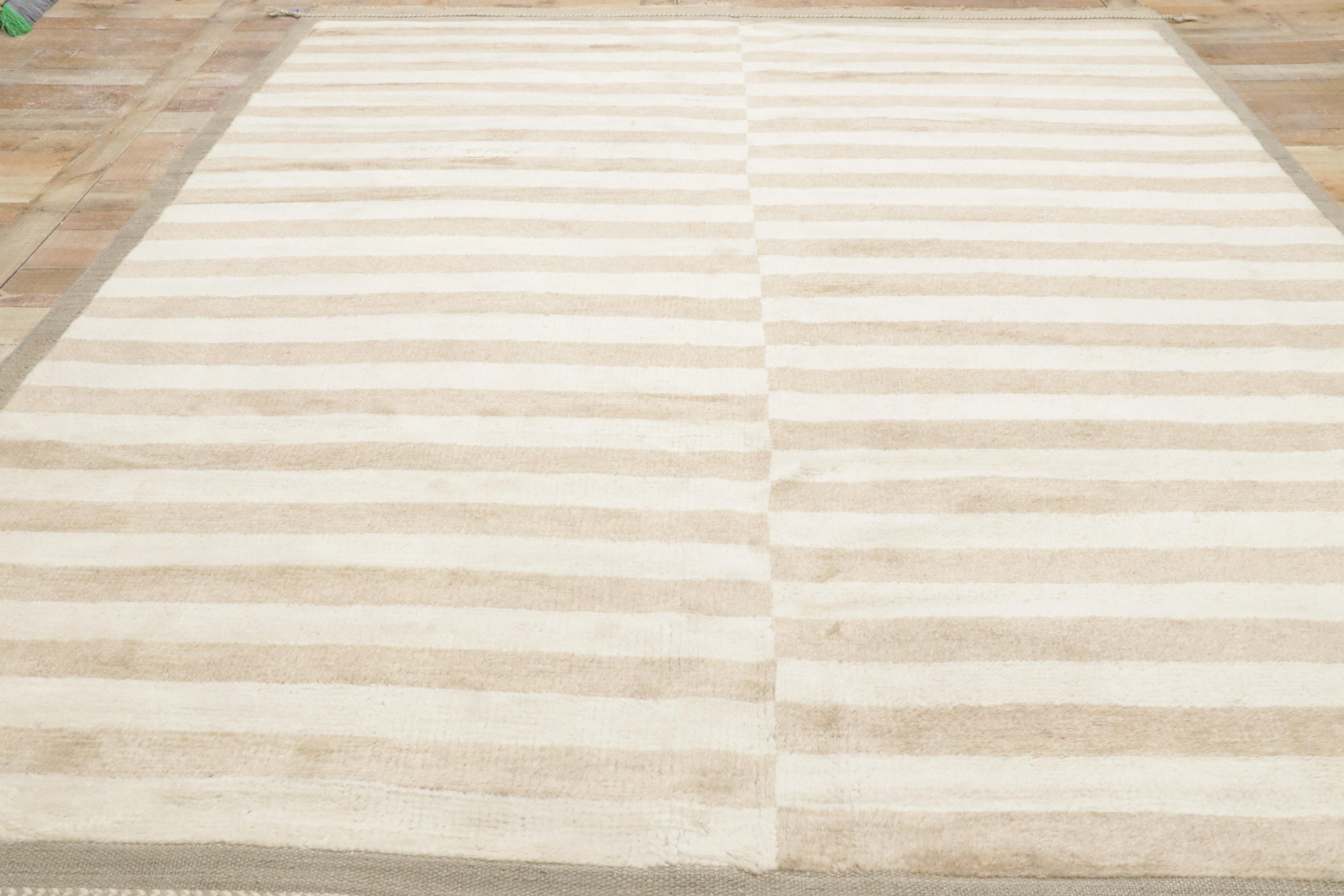 Nouveau tapis marocain moderne et organique avec lignes du désert en vente 5