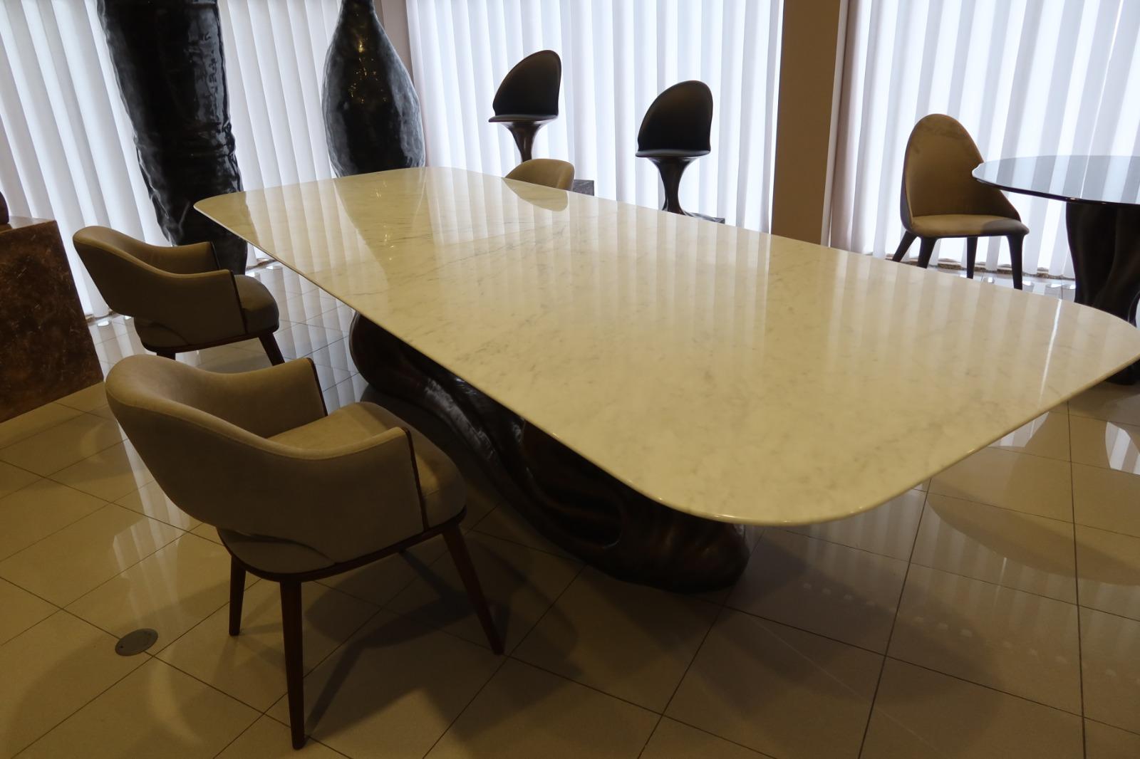 Dining table

General information

Dimensions (cm): 350 x 130 x 75
Dimensions (in): 118.1 x 51.2 x 29.5
Seats: 10 to 12

Materials and Colors

Top: Arabescato marble;
Base: Resin reinforced with fiberglass finished in brass color.

Super offer for