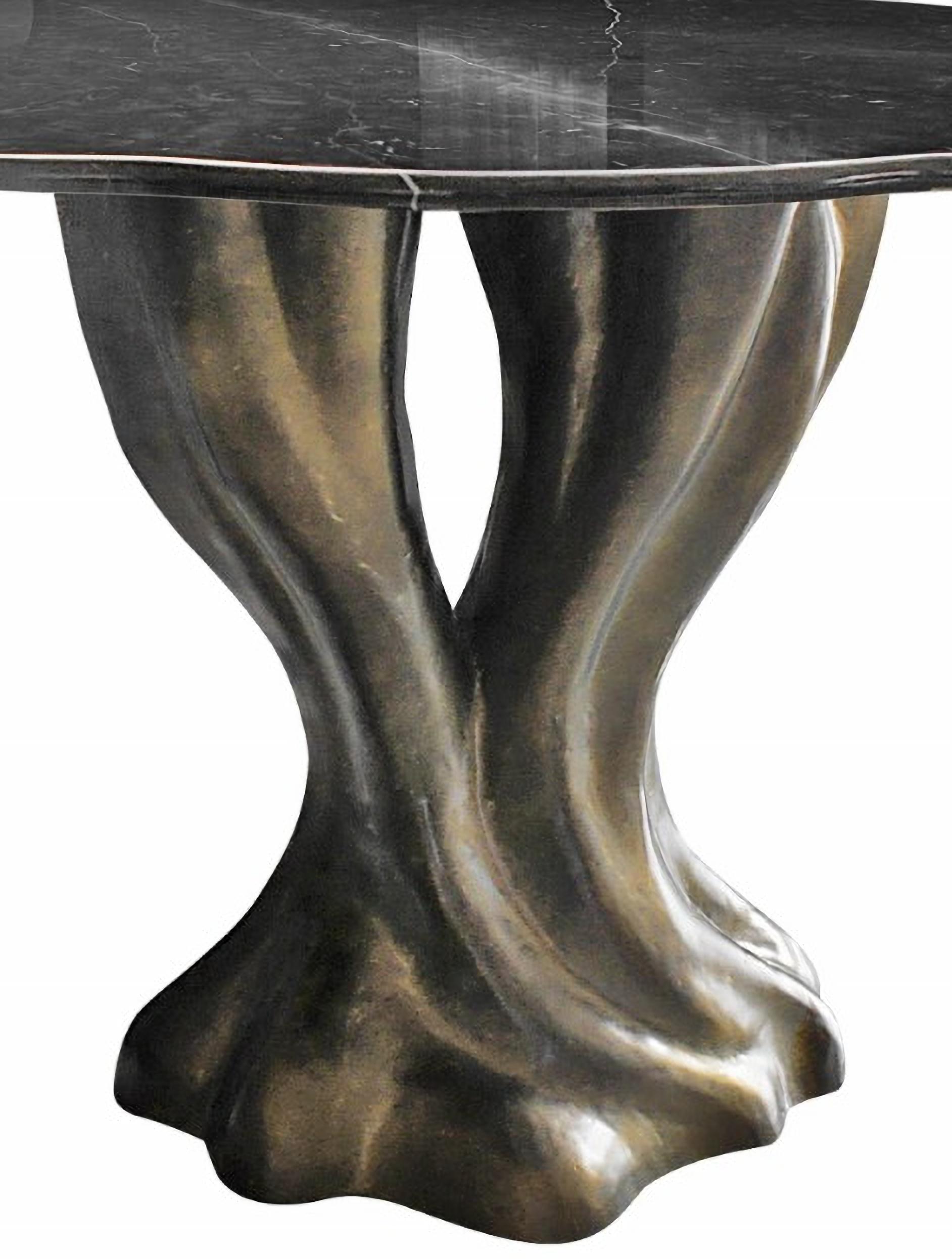 Modern New Design Dining Table in Black Silk Marble 4 / 6 Persons For Sale