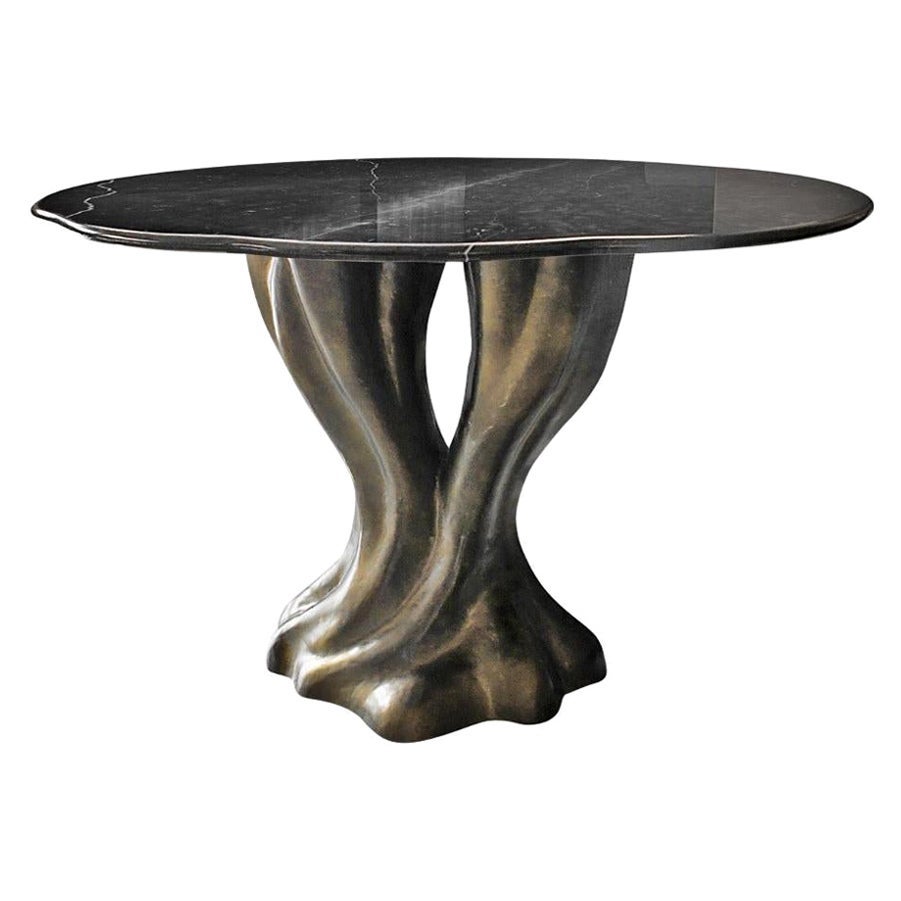 New Design Dining Table in Black Silk Marble 4 / 6 Persons For Sale