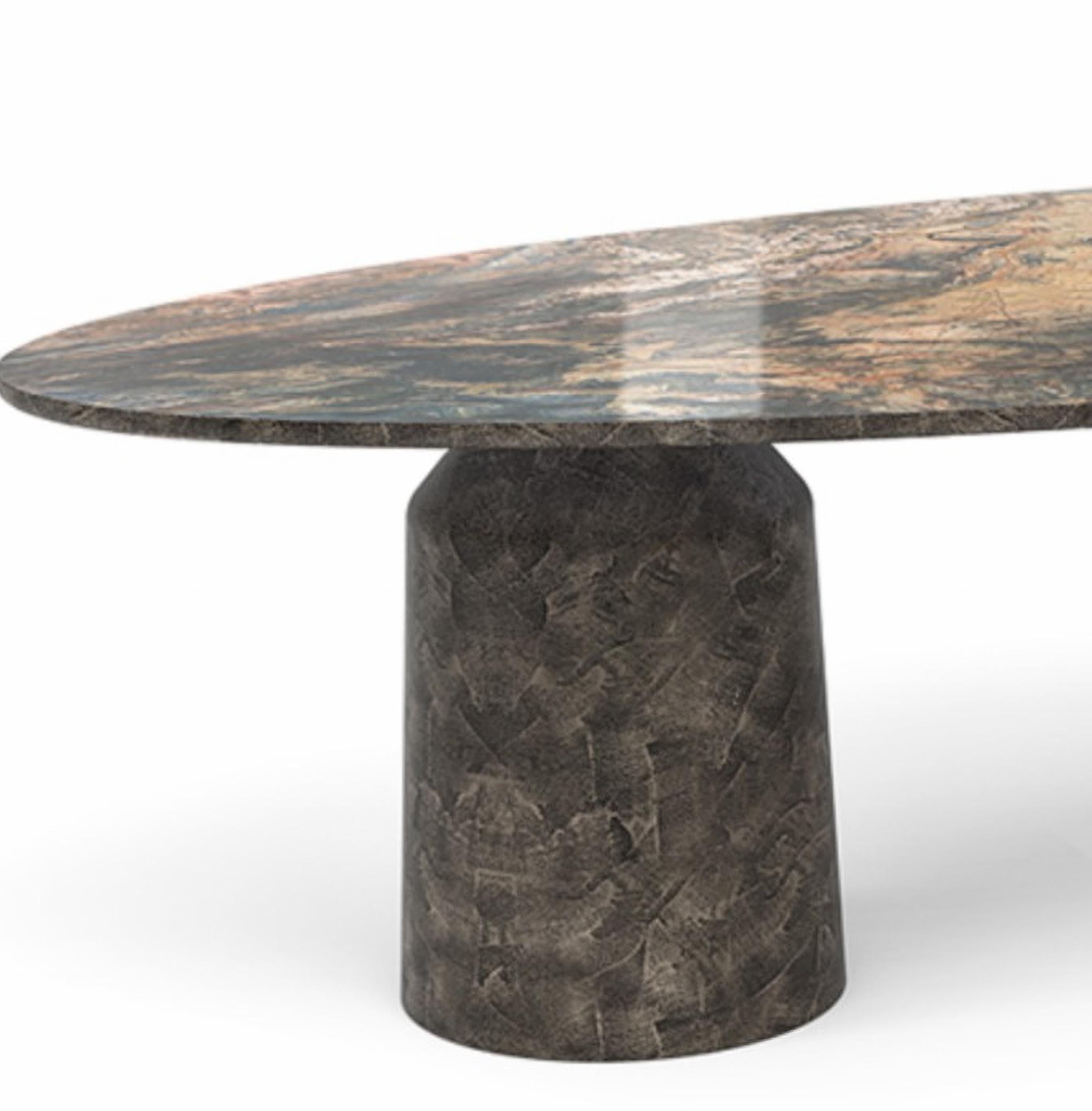 Modern New Design Dining Table in Marble Matte Suitable for Outdoor For Sale