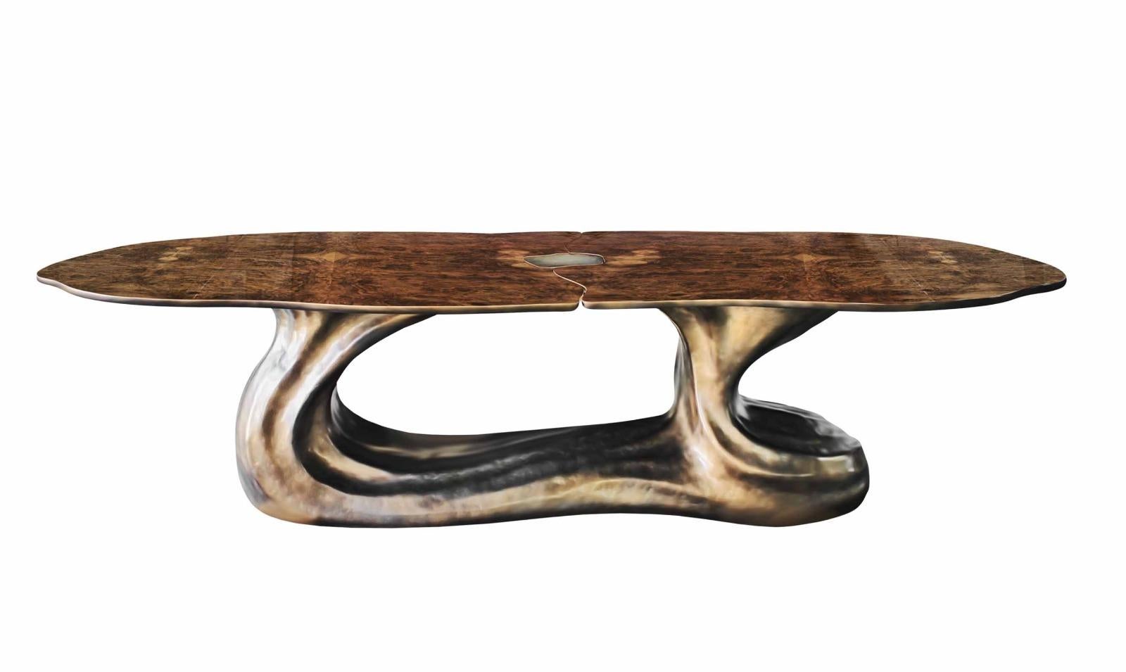 Oval dining table.

General information.

Dimensions (cm): 330 x 130 x 75
Dimensions (in): 129.9 x 51.2 x 29.5
Weight (kg): 170
Weight (lbs): 374.8
Seats: 10 to 12

Materials and colors

Top: Walnut root veneer with high gloss
