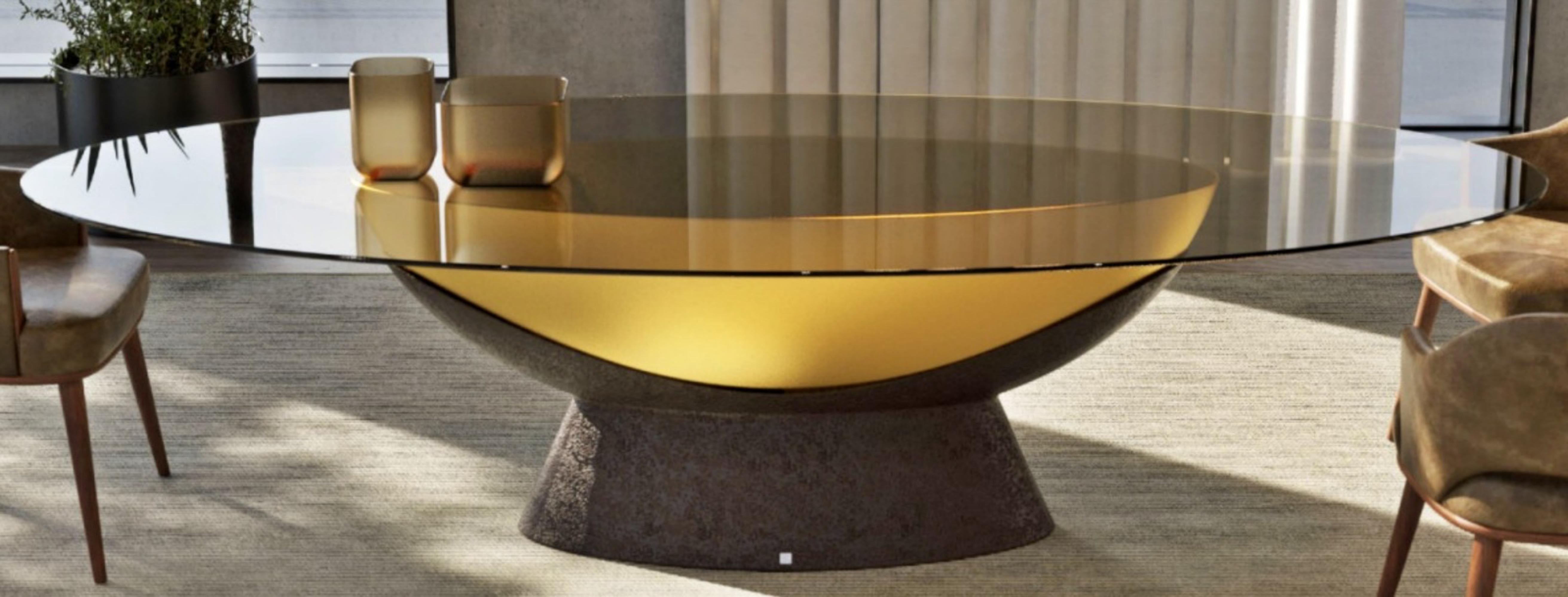 Table de salle à manger New Design avec plateau en verre et base texturée COLLECTION 2024 en vente 2