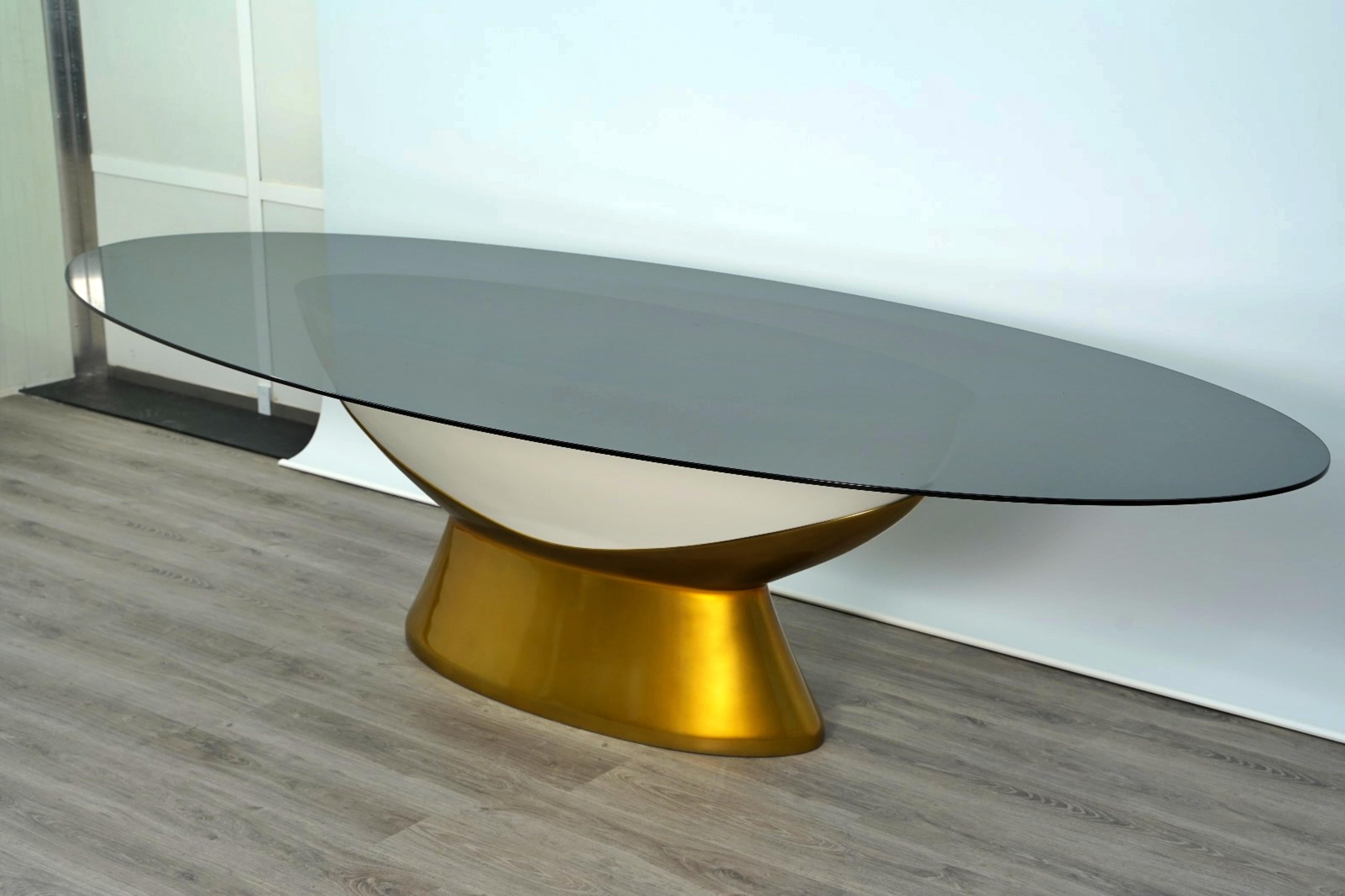 Moderne Table de salle à manger New Design avec plateau en verre et base texturée COLLECTION 2024 en vente