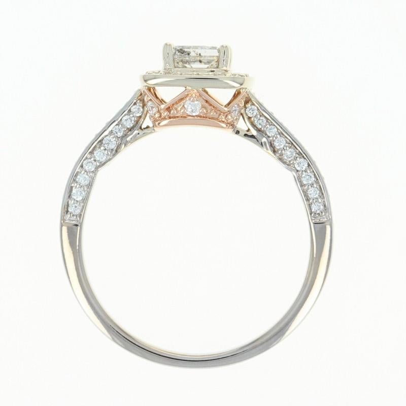 Bague de fiançailles en or blanc 18 carats avec halo de diamants, princesse 0,88 carat Neuf - En vente à Greensboro, NC