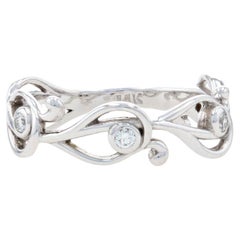 Diamond Intertwined Loops Band, 14k White Gold Round Cut .14ctw Ring