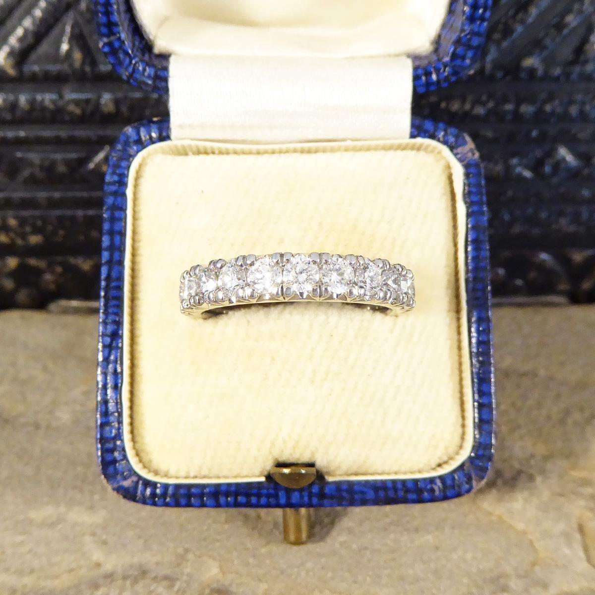 New Diamond Set Eternity Ring with 0.88ct Modern Brilliant Cut Diamonds in Plat en vente 4