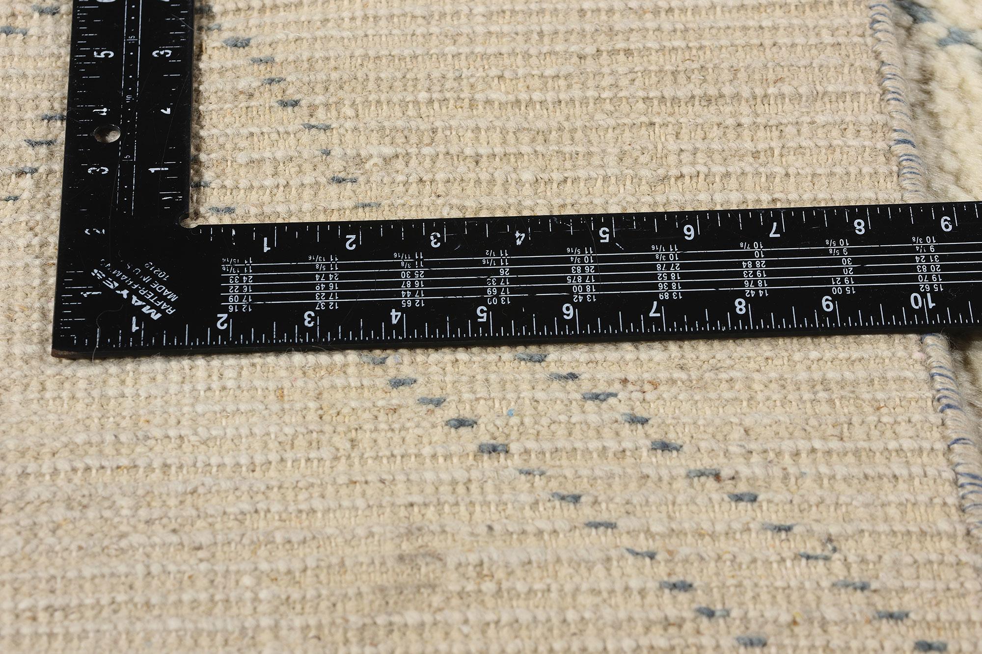 New Diamonds Contemporary Moroccan Area Rug im Zustand „Neu“ im Angebot in Dallas, TX