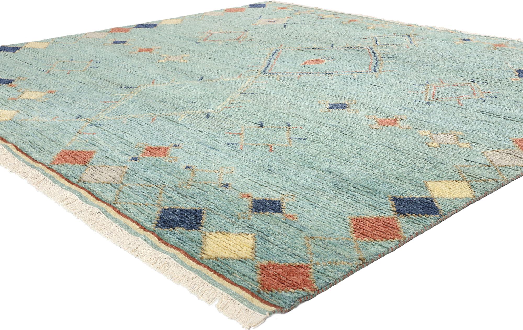 31220 Tappeto marocchino moderno tribale blu cielo, 08'07 x 08'02. Introduci un tocco di incanto tribale nel tuo spazio abitativo con questo squisito tappeto marocchino tribale moderno in lana annodato a mano. Dominata da un sereno campo blu cielo,