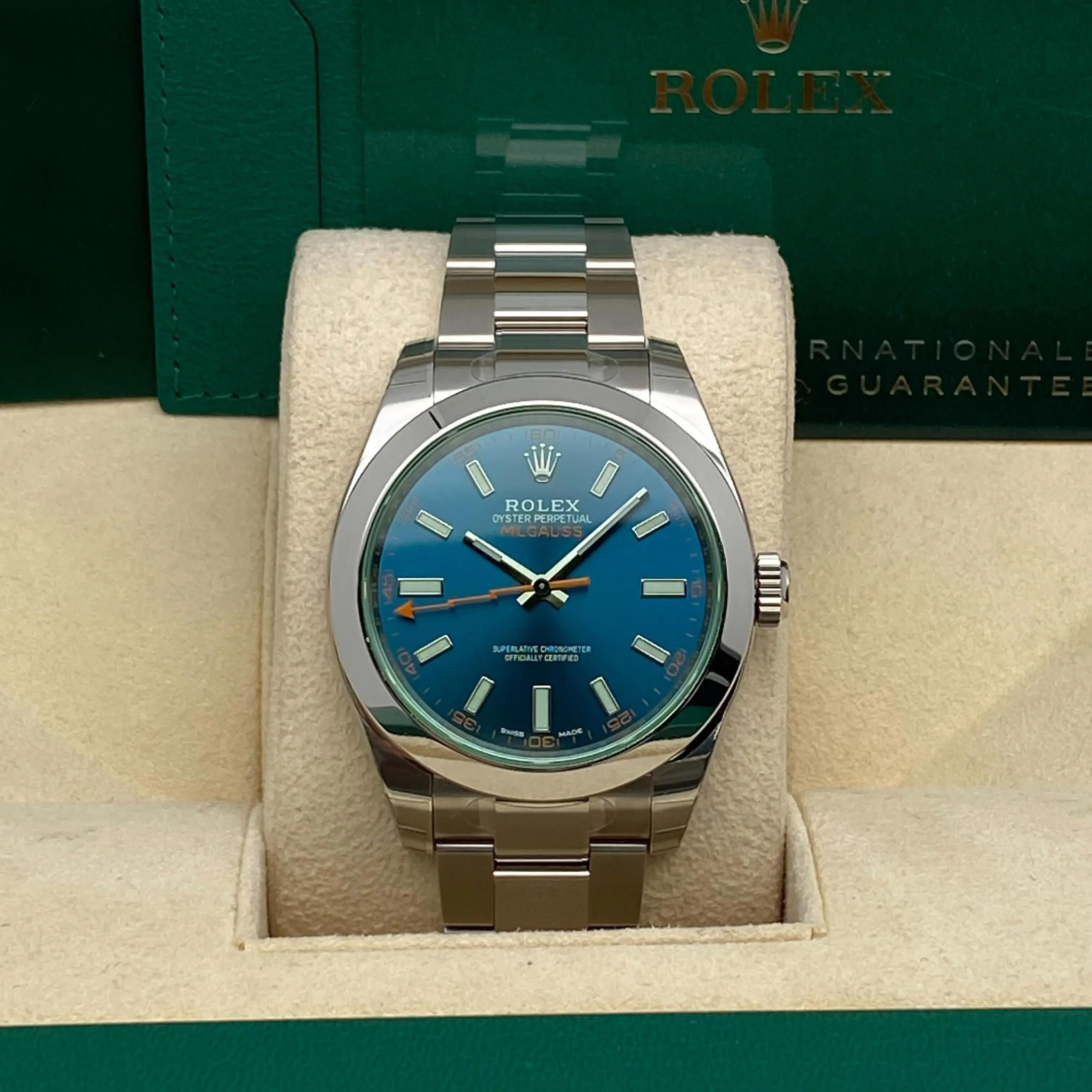 Nuevo stock antiguo. Tarjeta 2022. Totalmente pegado, Caja y papeles. 

Rolex Milgauss 116400GV - Esfera azul soleada

Reloj antimagnético de lujo para hombre  Cristal de zafiro verde  Acero inoxidable

📌 Información general

Marca: Rolex

Model