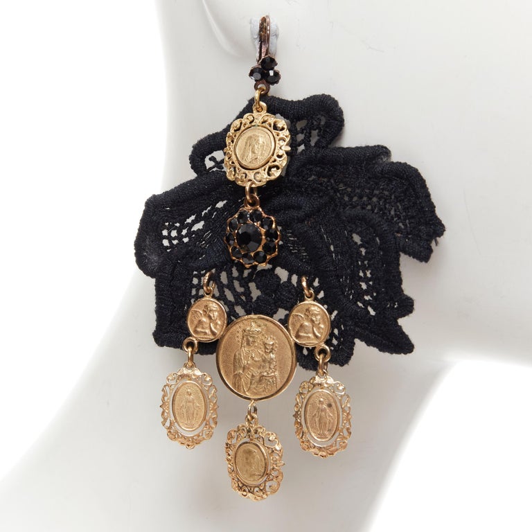 new DOLCE GABBANA 2012 gold tone vintage coin medallion crystal black macrame la In New Condition For Sale In Hong Kong, NT