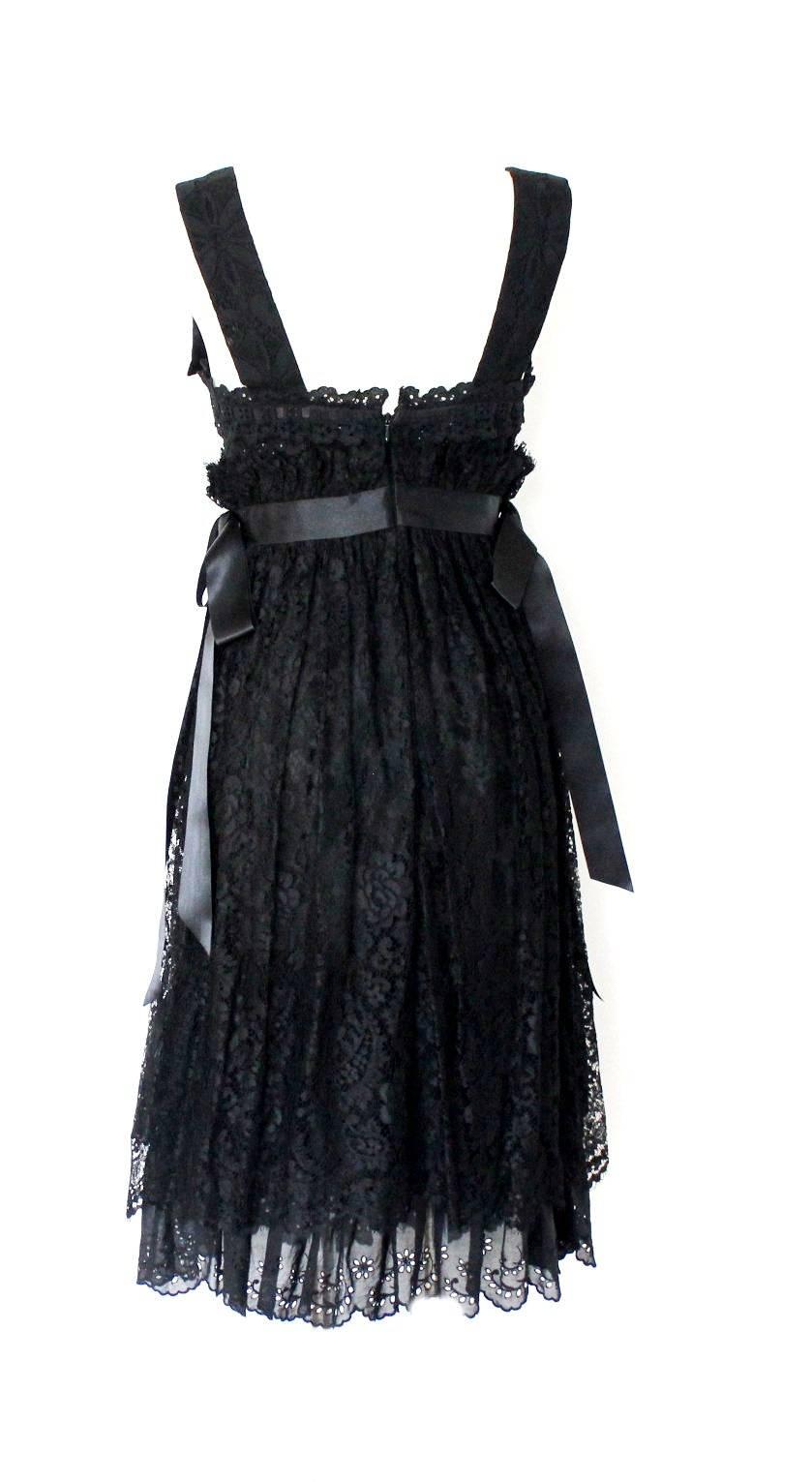 Noir Robe de cocktail de soirée Dolce & Gabbana noire avec corset et dentelle 40 en vente