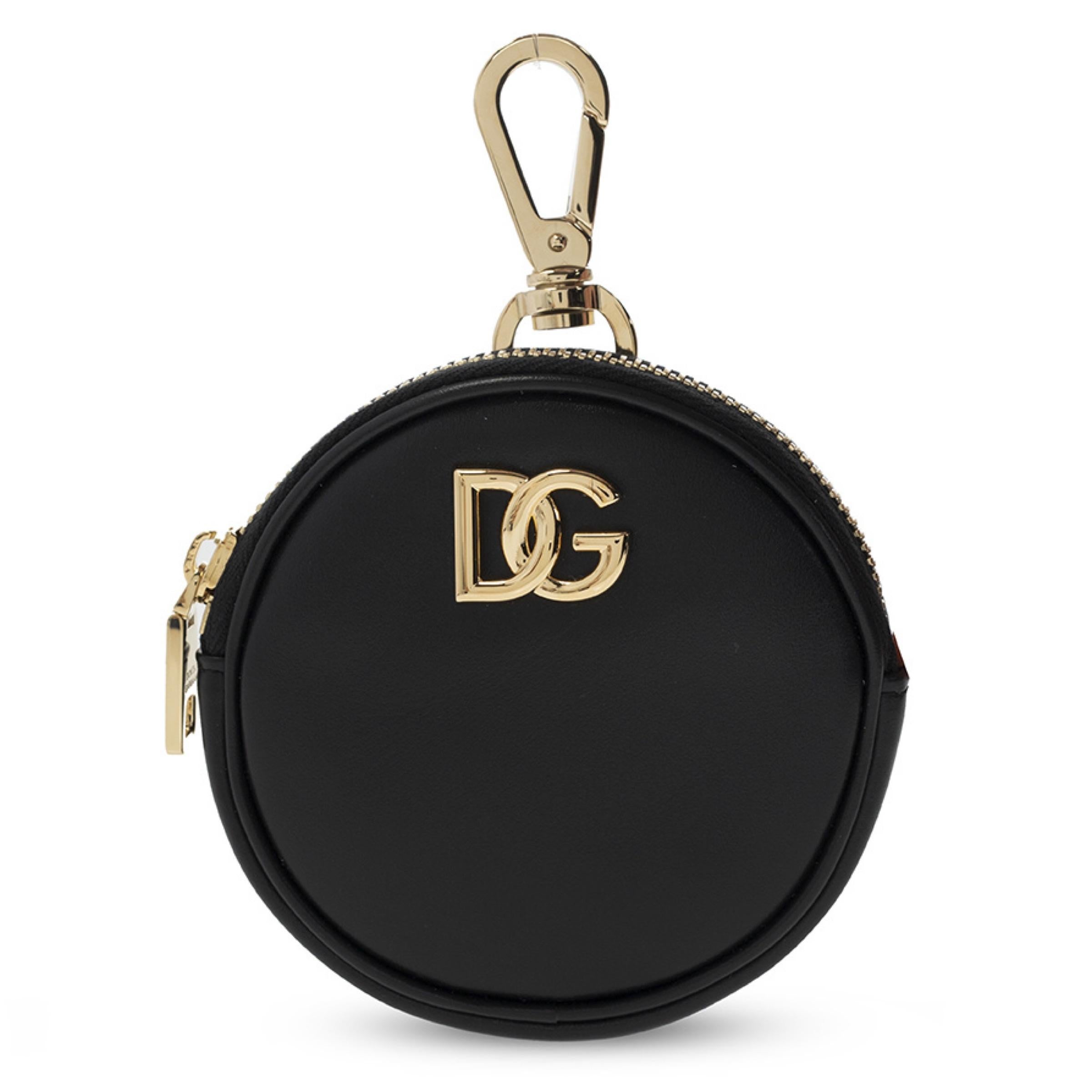 New Dolce & Gabbana Black Front Logo Leather Round Coin Pouch

Authenticity Guaranteed

DETAILS
Brand: Dolce & Gabbana
Condition: Brand new
Gender: Unisex
Category: Pouch
Color: Black
Material: Leather
Front DG logo
Gold-tone hardware
Top zip