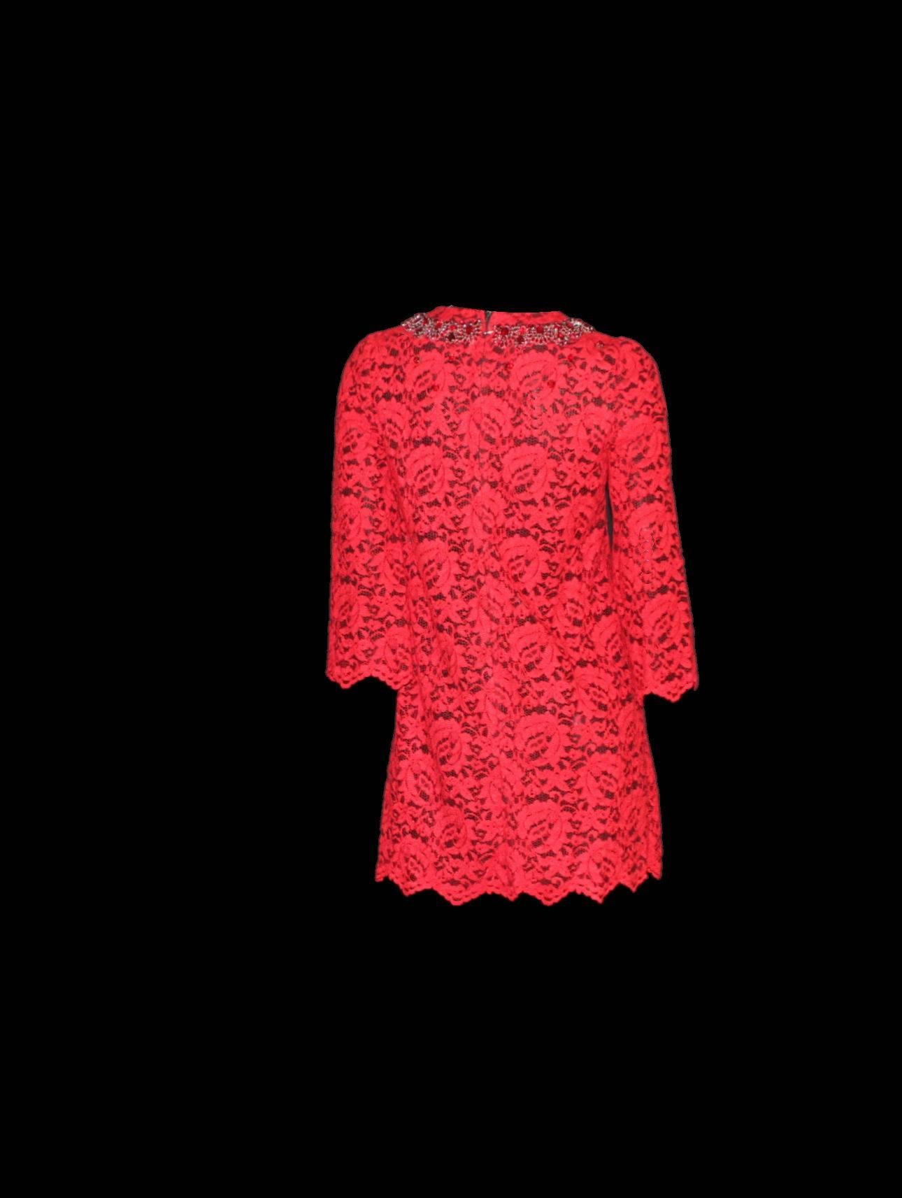 Dolce & Gabbana - Robe en dentelle et soie rouge ornée de cristaux, taille 38, état neuf en vente 1