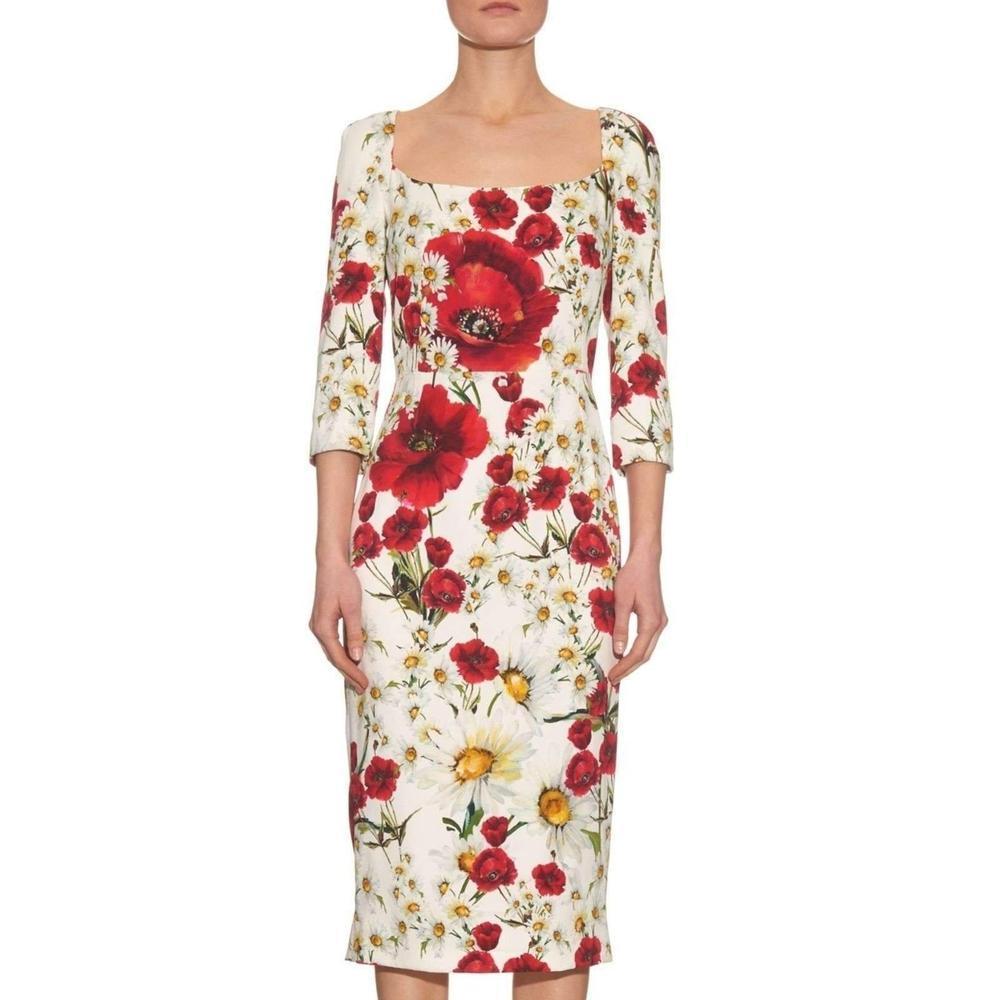 Dolce & Gabbana's daisy and poppy-print crepe dress marries the house's inimitable glamour and Sicilian influence.
It has a figure-hugging shape with a round neck
White, yellow and red stretch silk blend daisy and poppy print
Square neck, 3/4-length