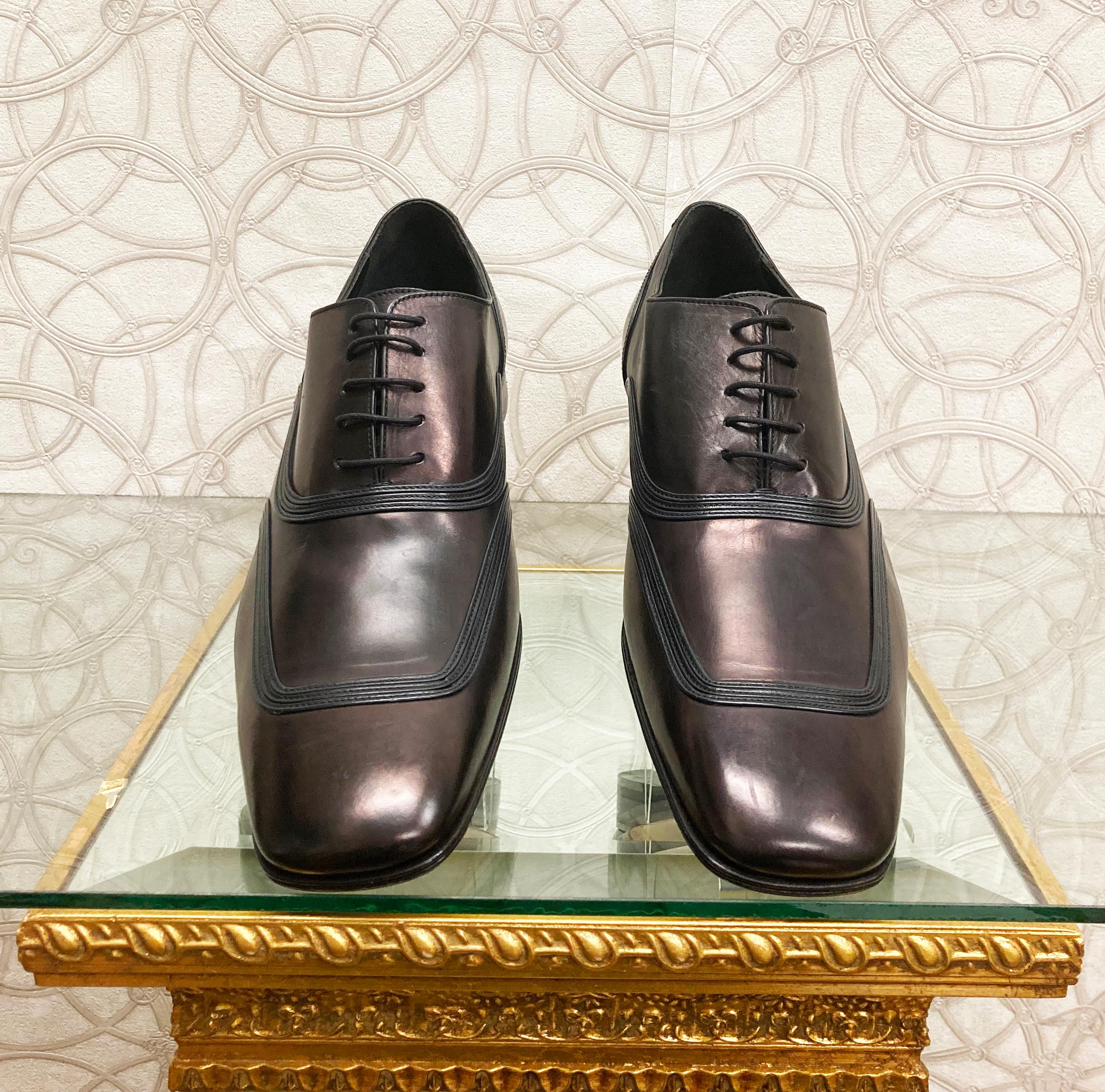 DOLCE & GABBANA 

MEN'S SHOES

D&G collection

 Classic spazzolato leather shoes are all season wardrobe essential, so invest in Dolce & Gabbana's sleek leather pair. 

