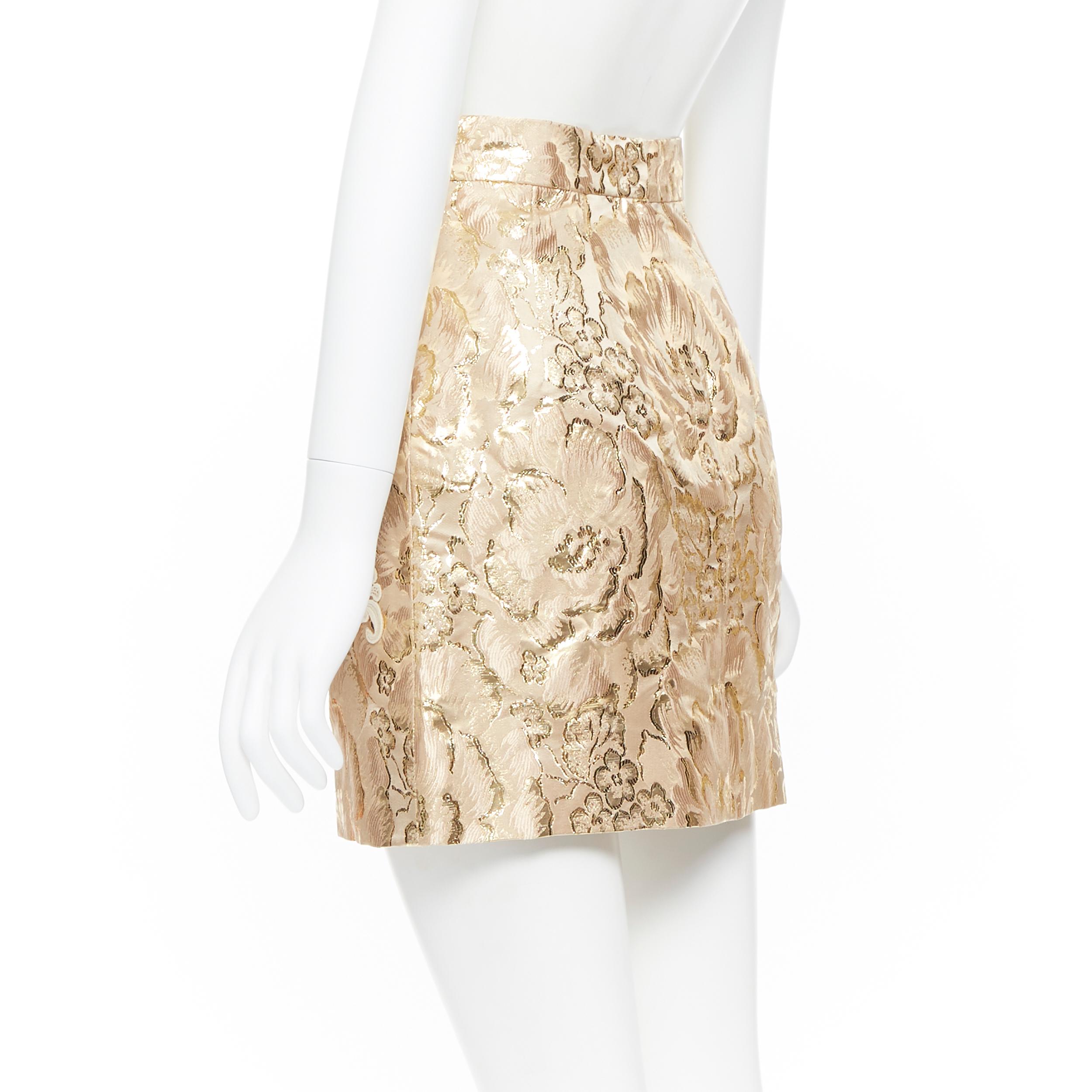 new DOLCE GABBANA metallic gold lace applique floral brocade fitted skirt IT36 In New Condition In Hong Kong, NT