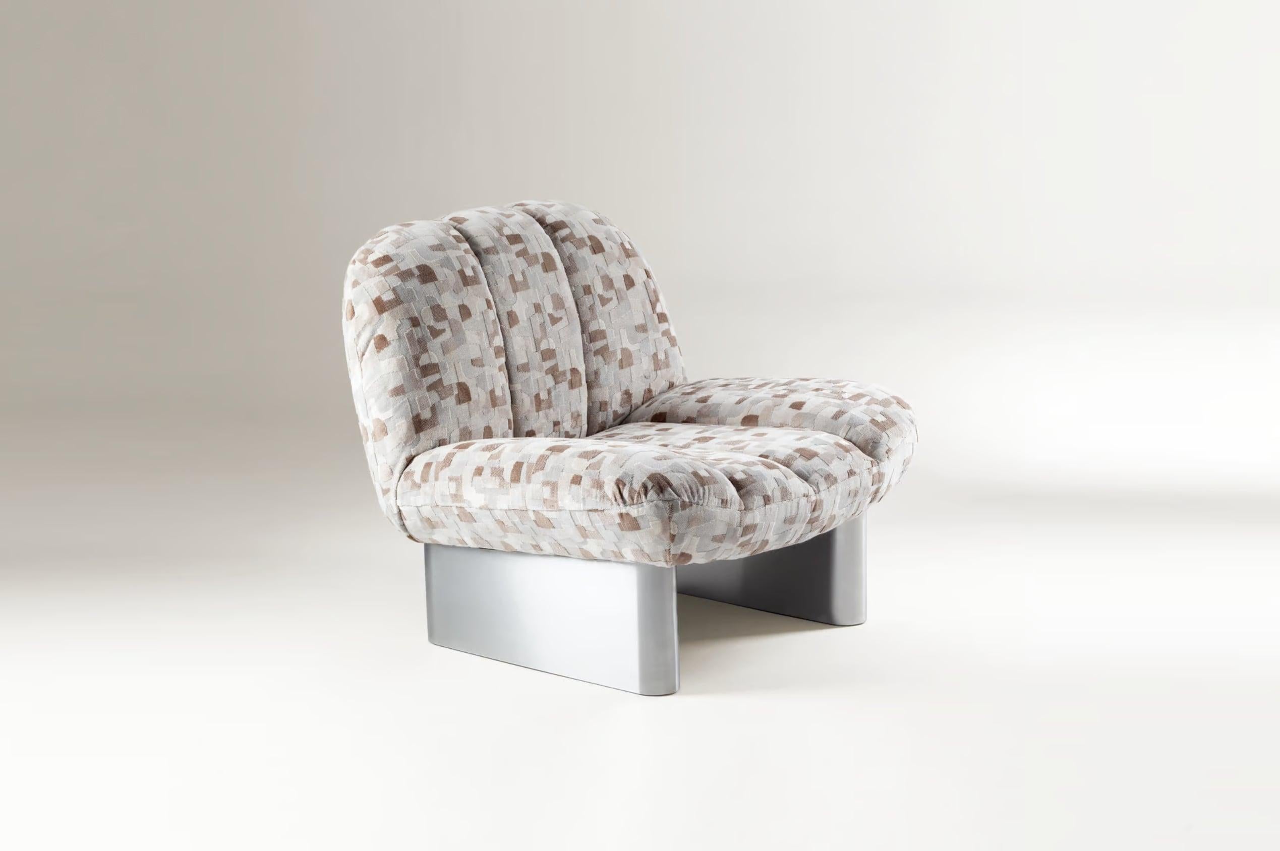 NUOVO! DOOQ! Poltrona moderna Colin in COM e piedi in acciaio inox In condizioni Nuovo in vendita a Lisbon, PT