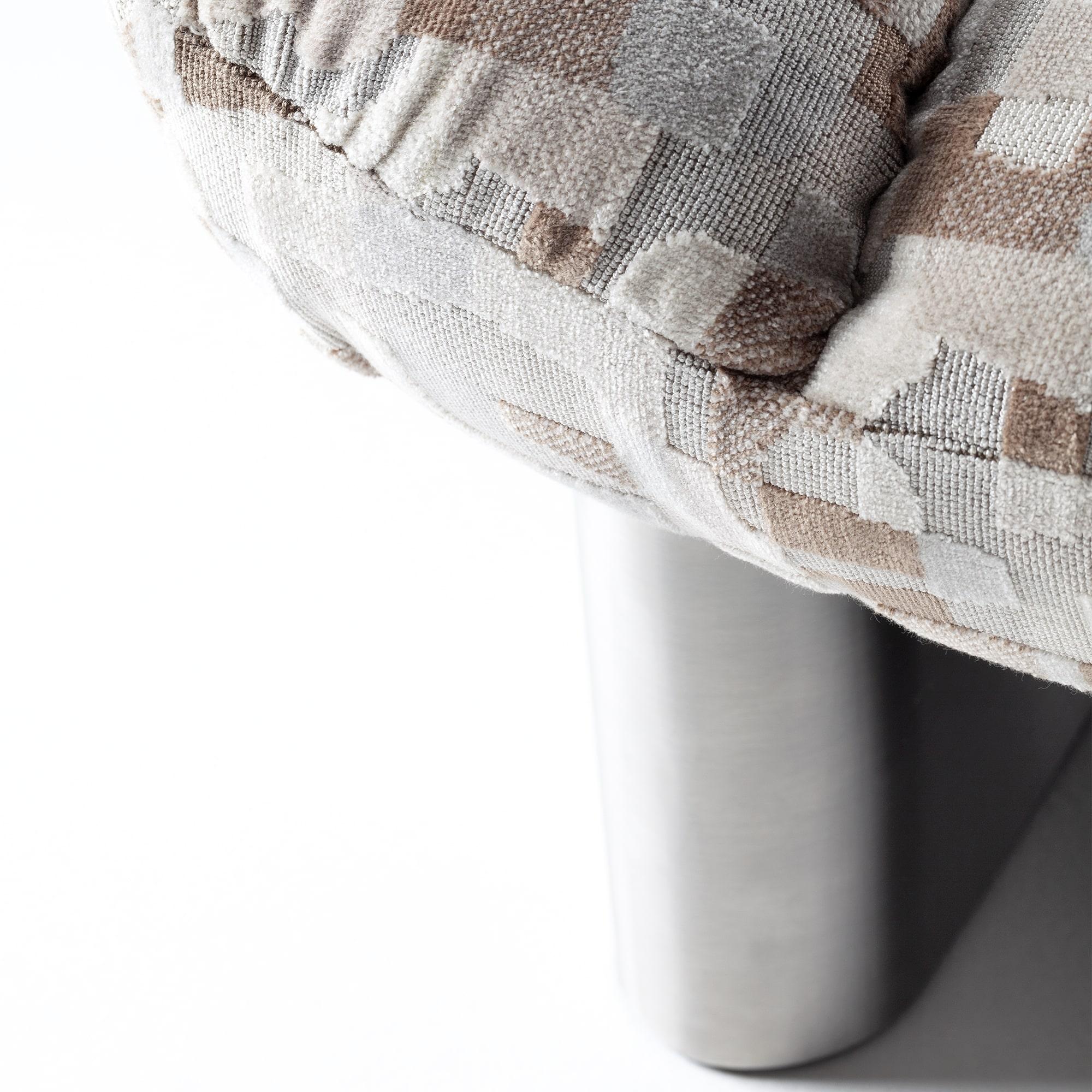 NEU! Dooq! Moderner Colin Sessel in Grau, Brown und Holzfüßen im Angebot 1